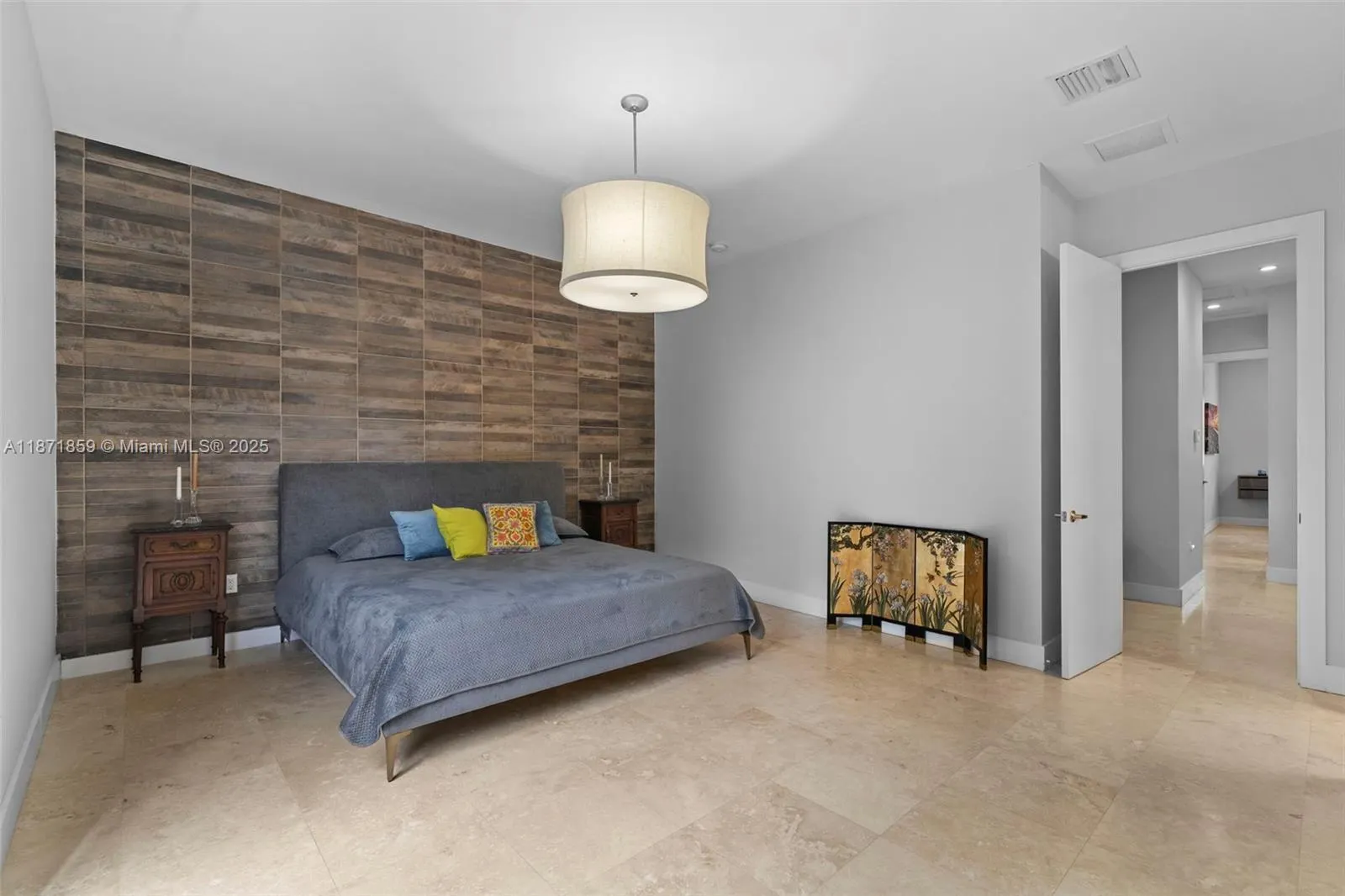 3506 NE 166th St, #4