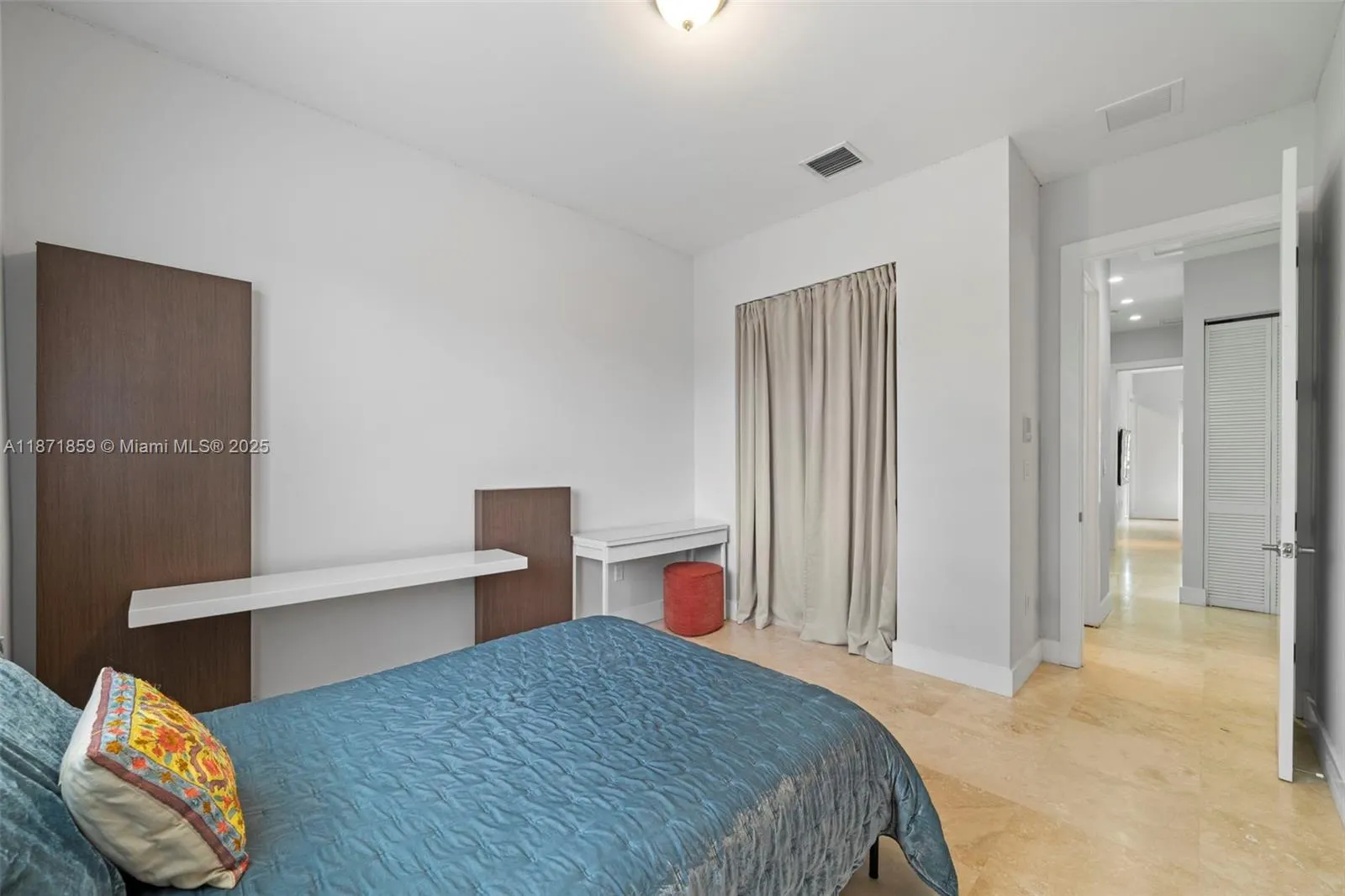 3506 NE 166th St, #4