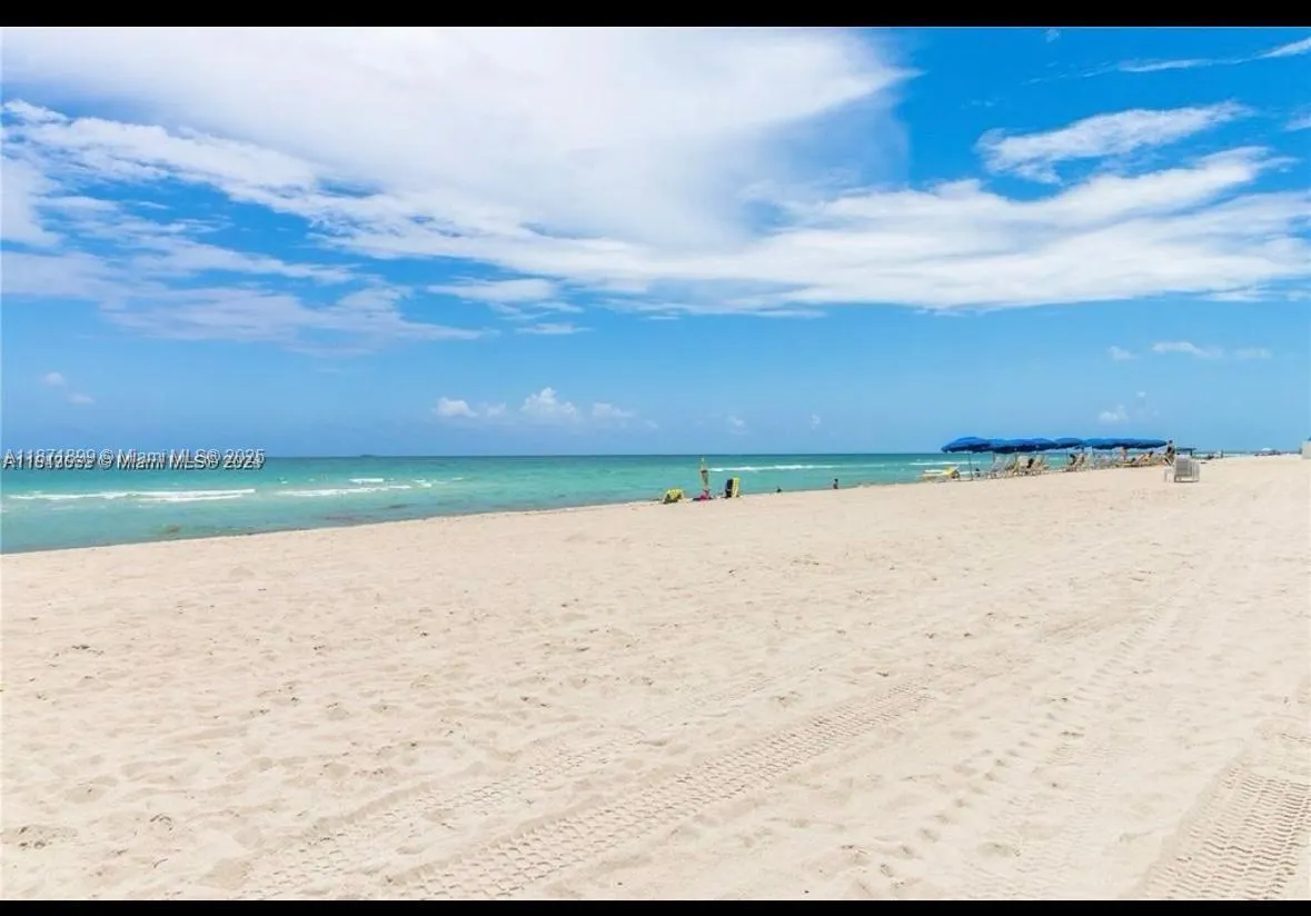 8877 Collins Ave, #506