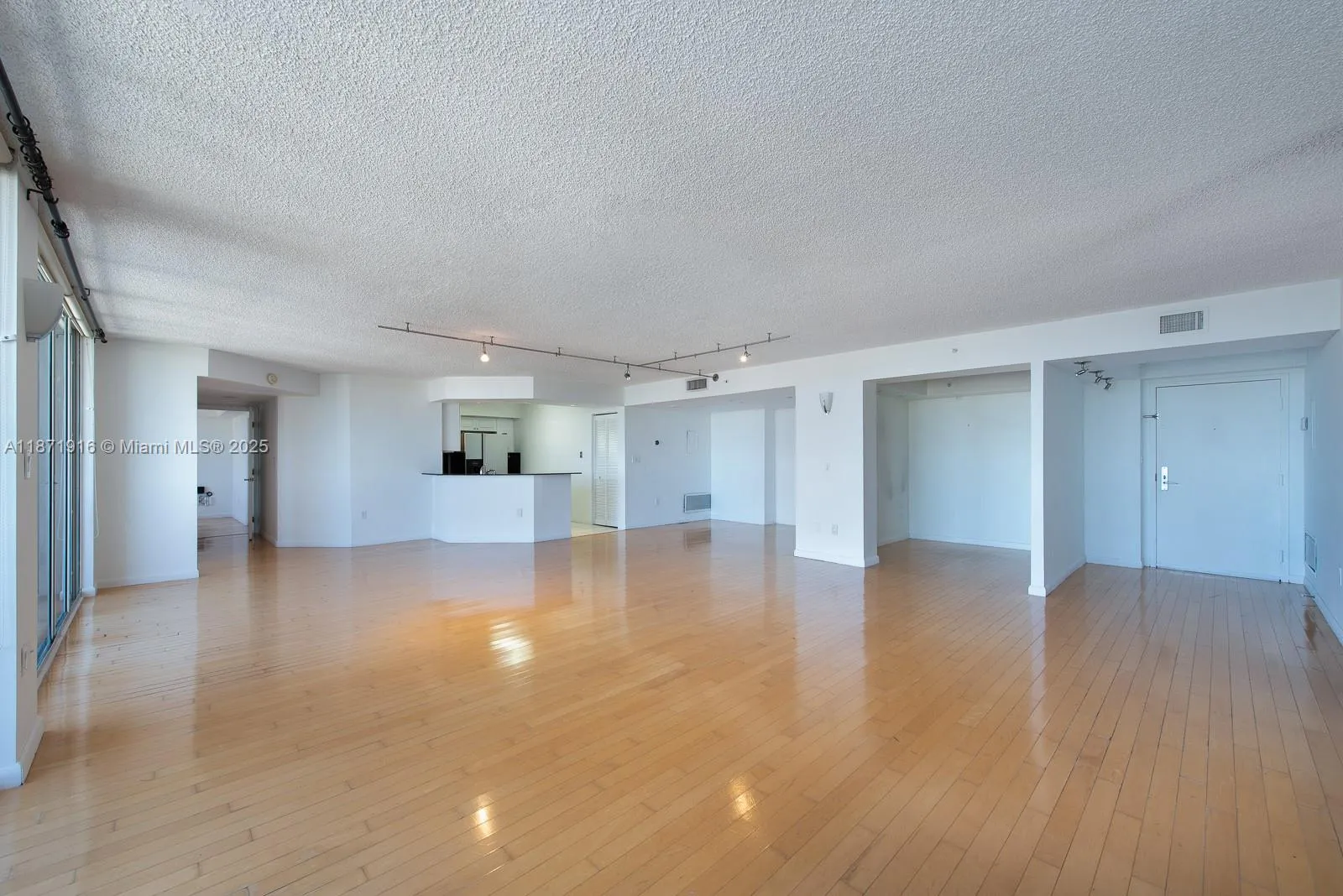 1900 Sunset Harbour Dr, #1205/7