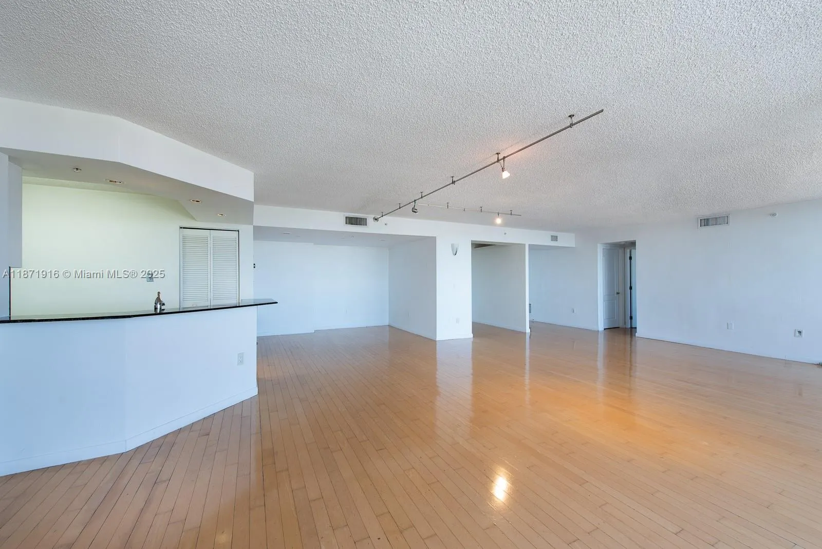 1900 Sunset Harbour Dr, #1205/7