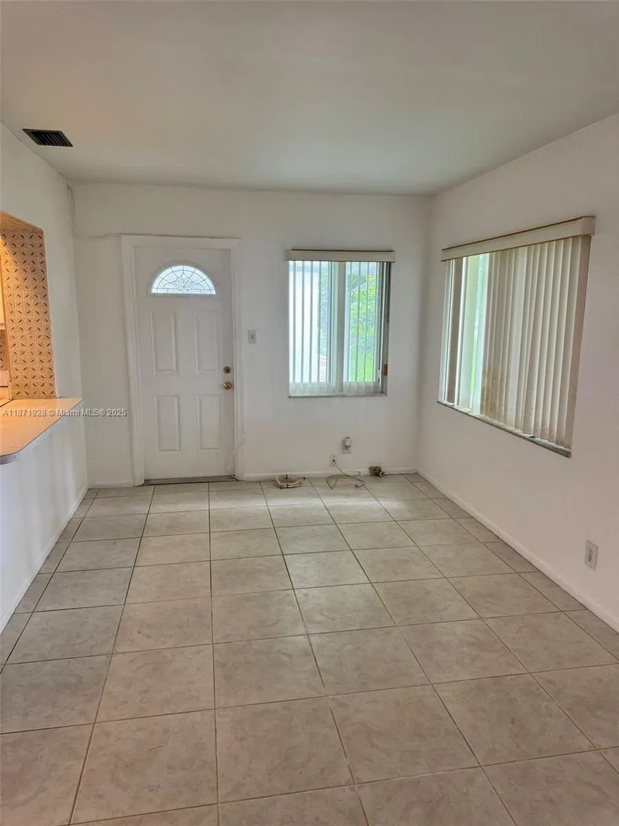 8403 NW 59th Ct