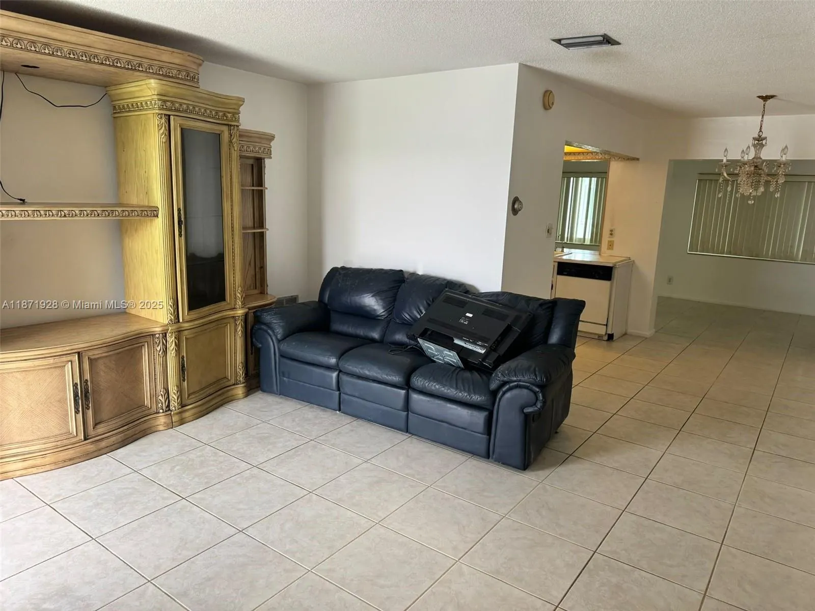 8403 NW 59th Ct