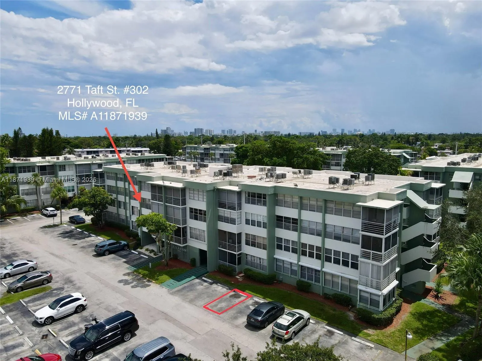 2771 Taft St, #302