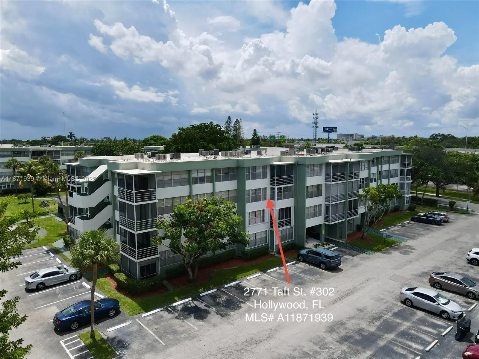 2771 Taft St, #302