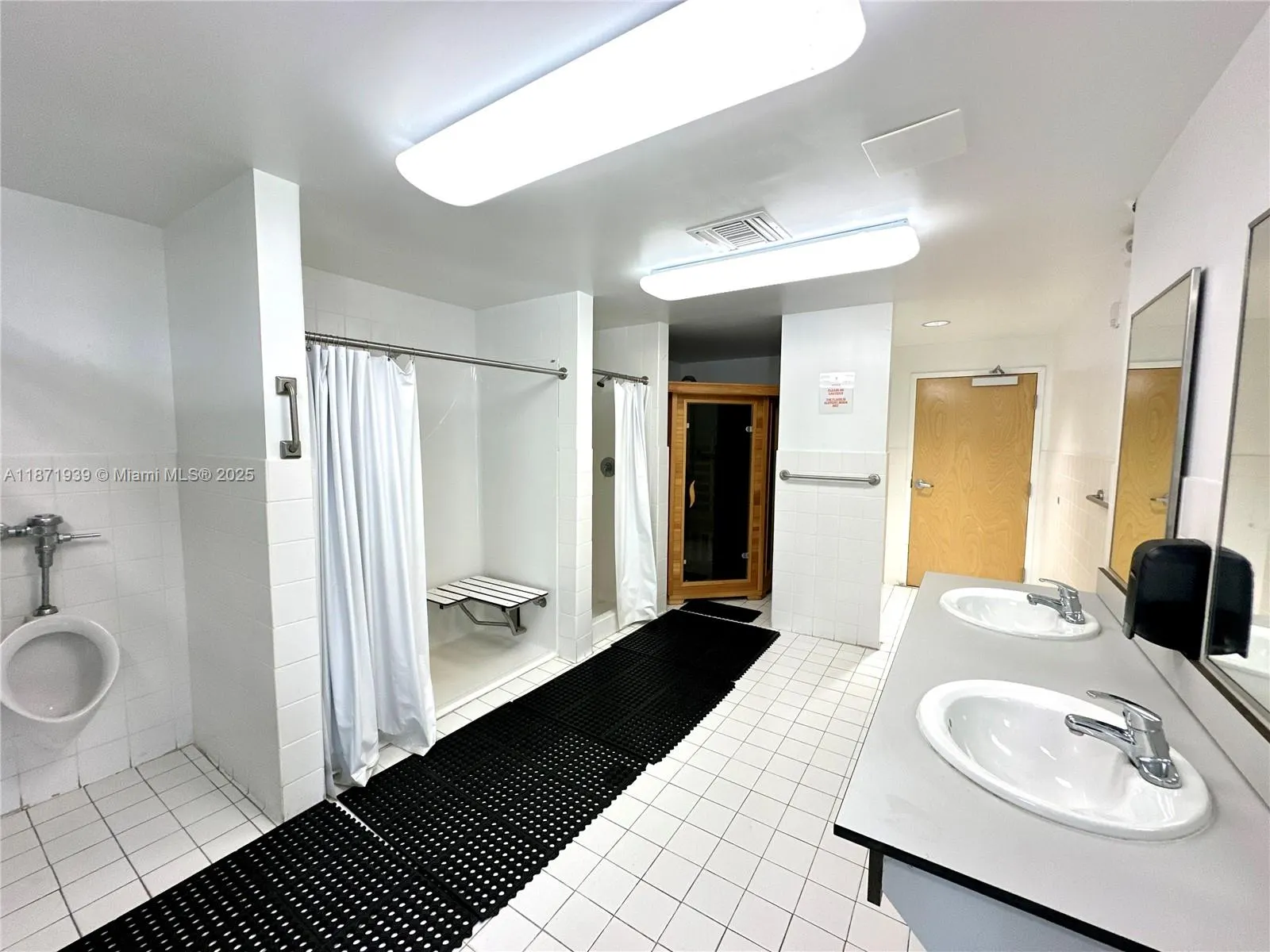 2771 Taft St, #302
