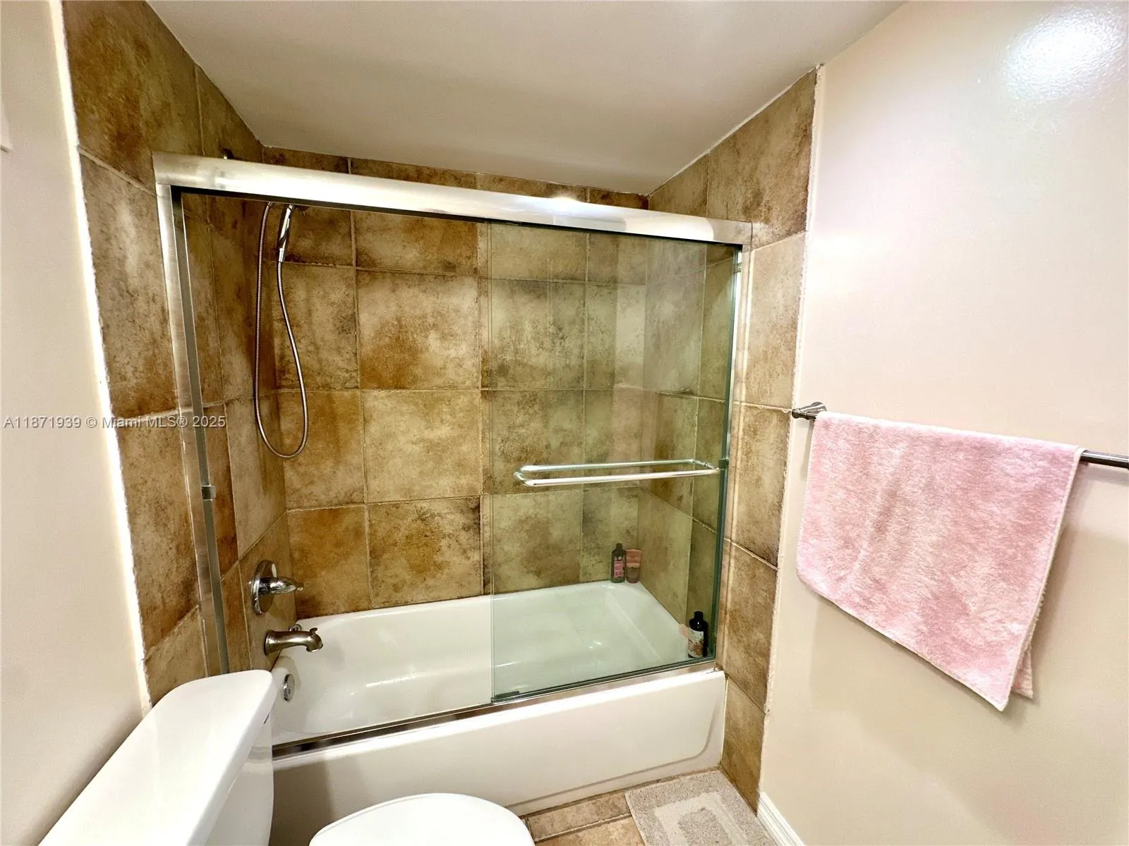 2771 Taft St, #302