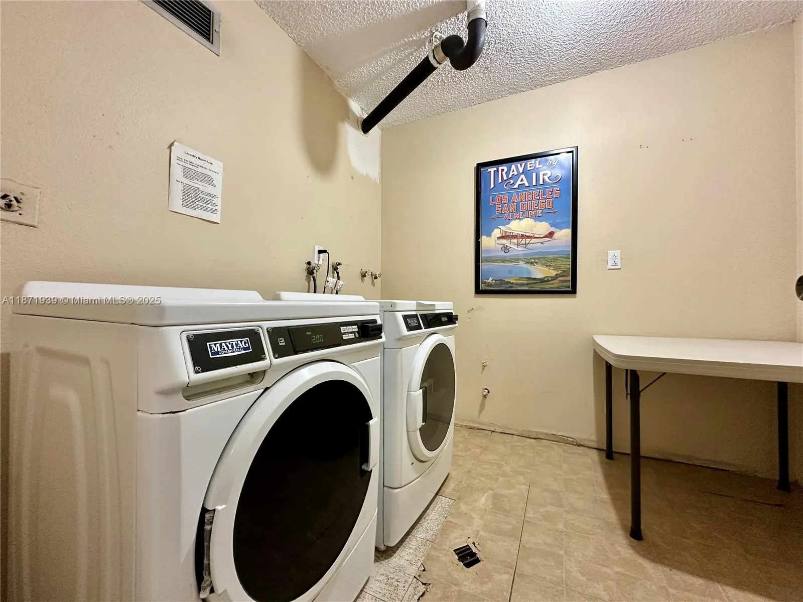 2771 Taft St, #302