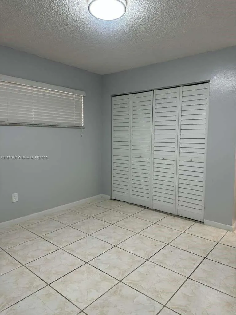 1480 W 46th St, #208