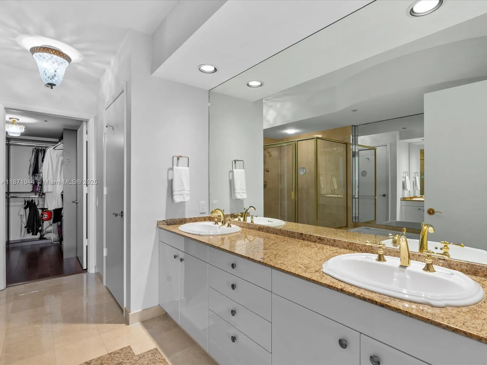 19111 Collins Ave, #1406
