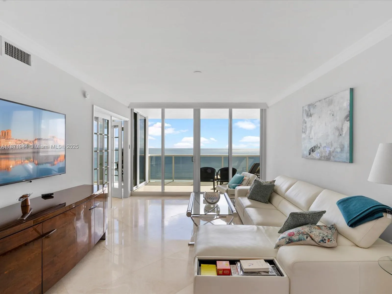 19111 Collins Ave, #1406