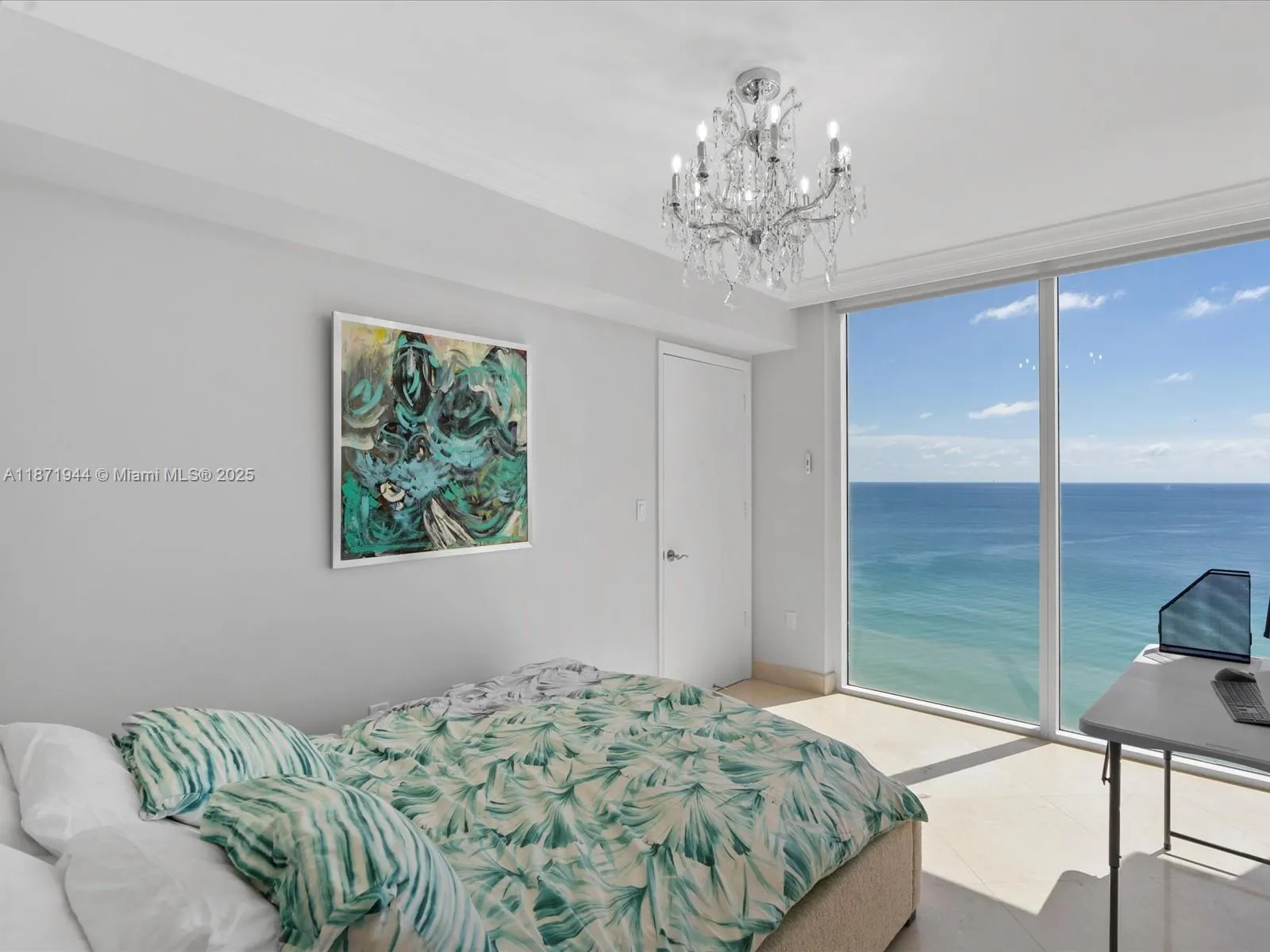 19111 Collins Ave, #1406