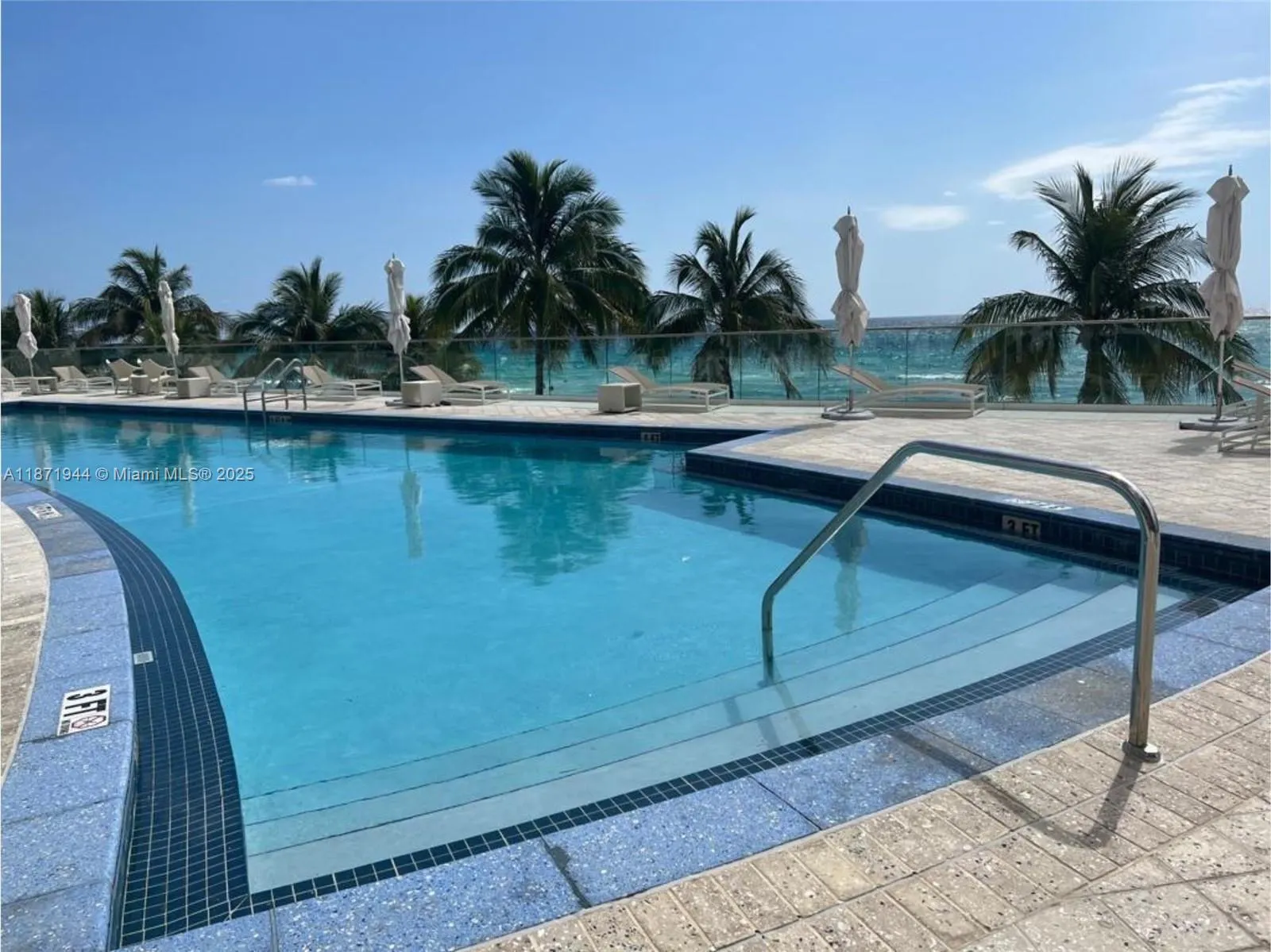 19111 Collins Ave, #1406