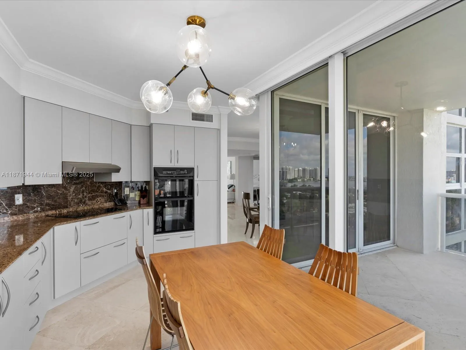 19111 Collins Ave, #1406