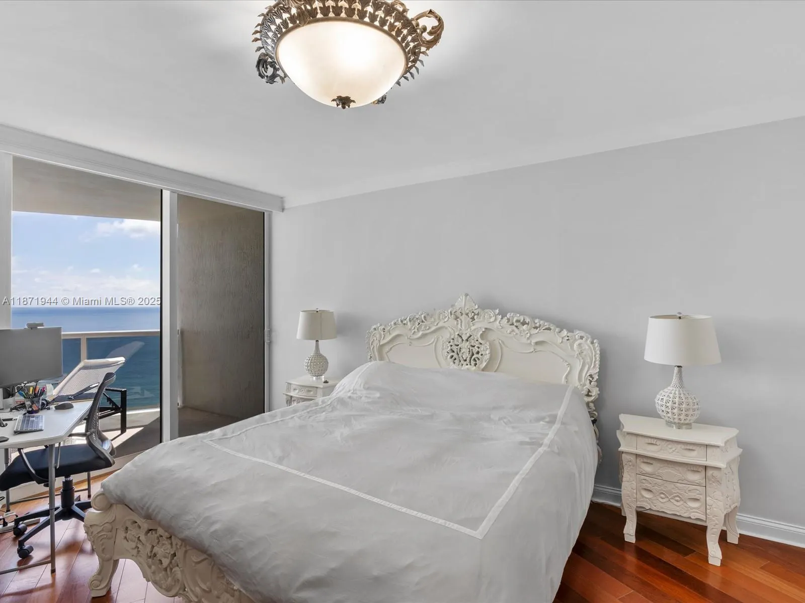 19111 Collins Ave, #1406