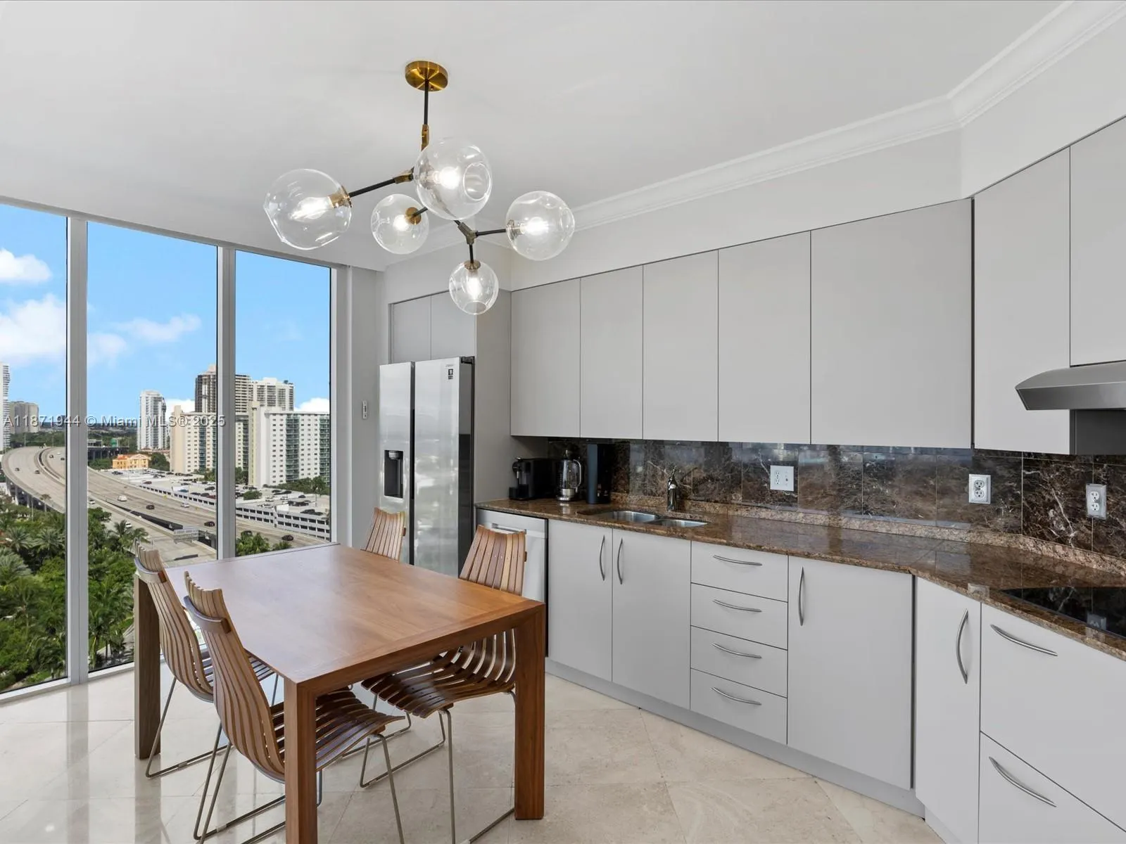 19111 Collins Ave, #1406