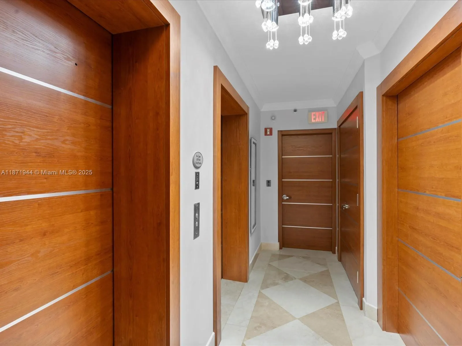 19111 Collins Ave, #1406