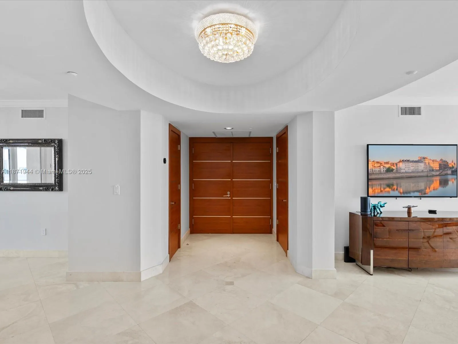 19111 Collins Ave, #1406