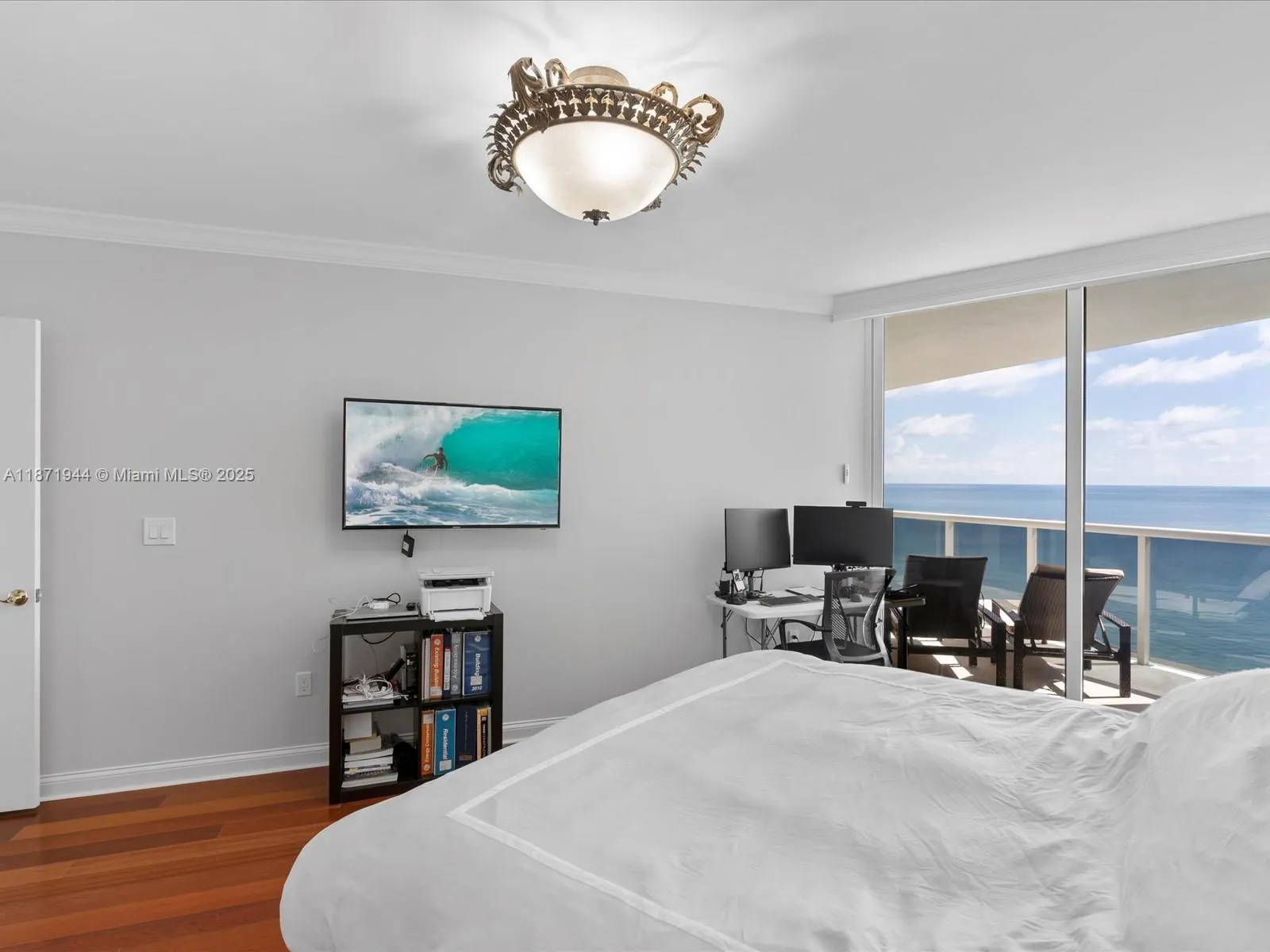 19111 Collins Ave, #1406