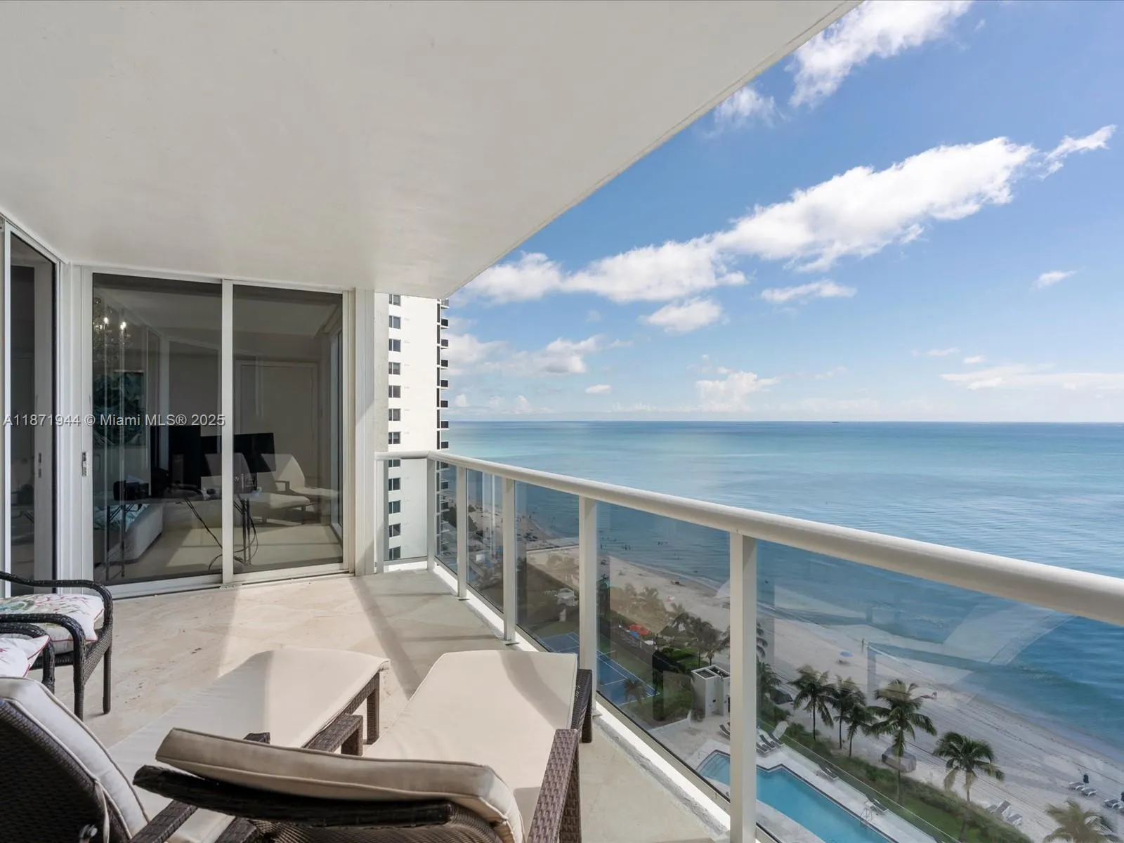 19111 Collins Ave, #1406