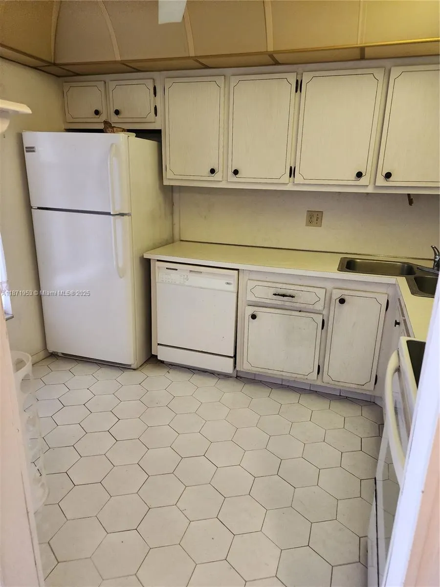 5750 NW 64th Ave, #303