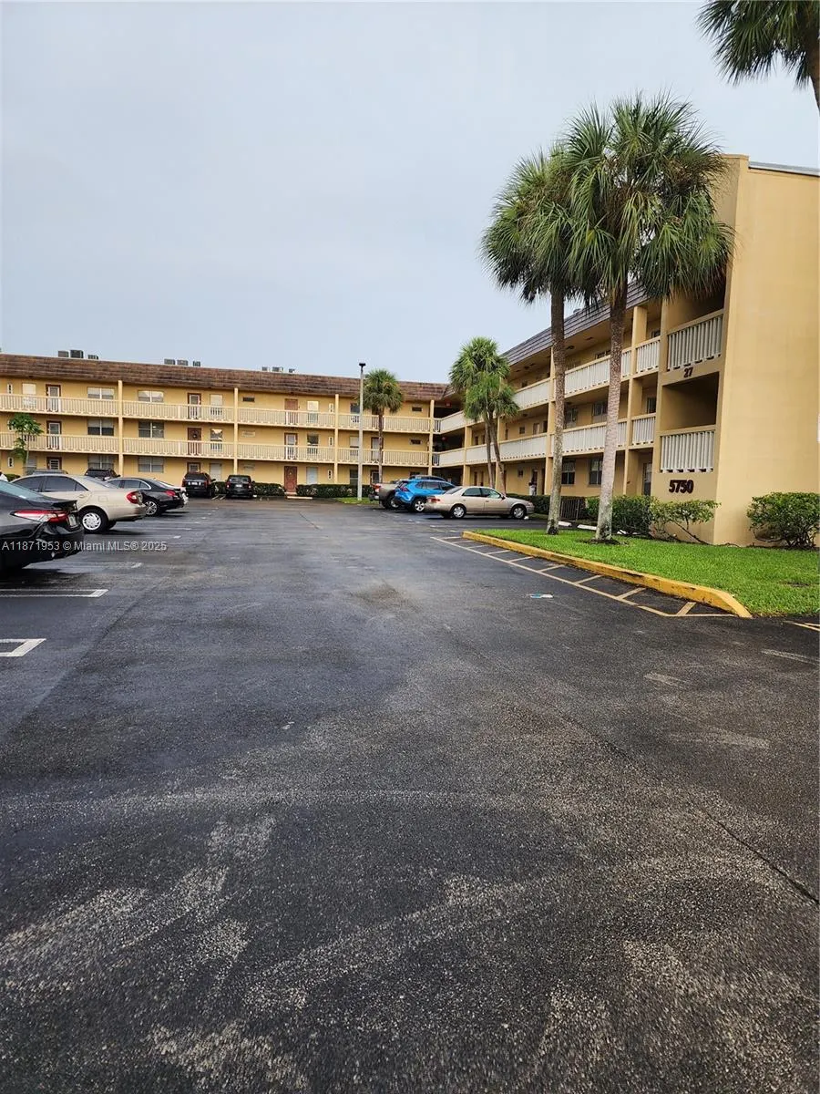 5750 NW 64th Ave, #303