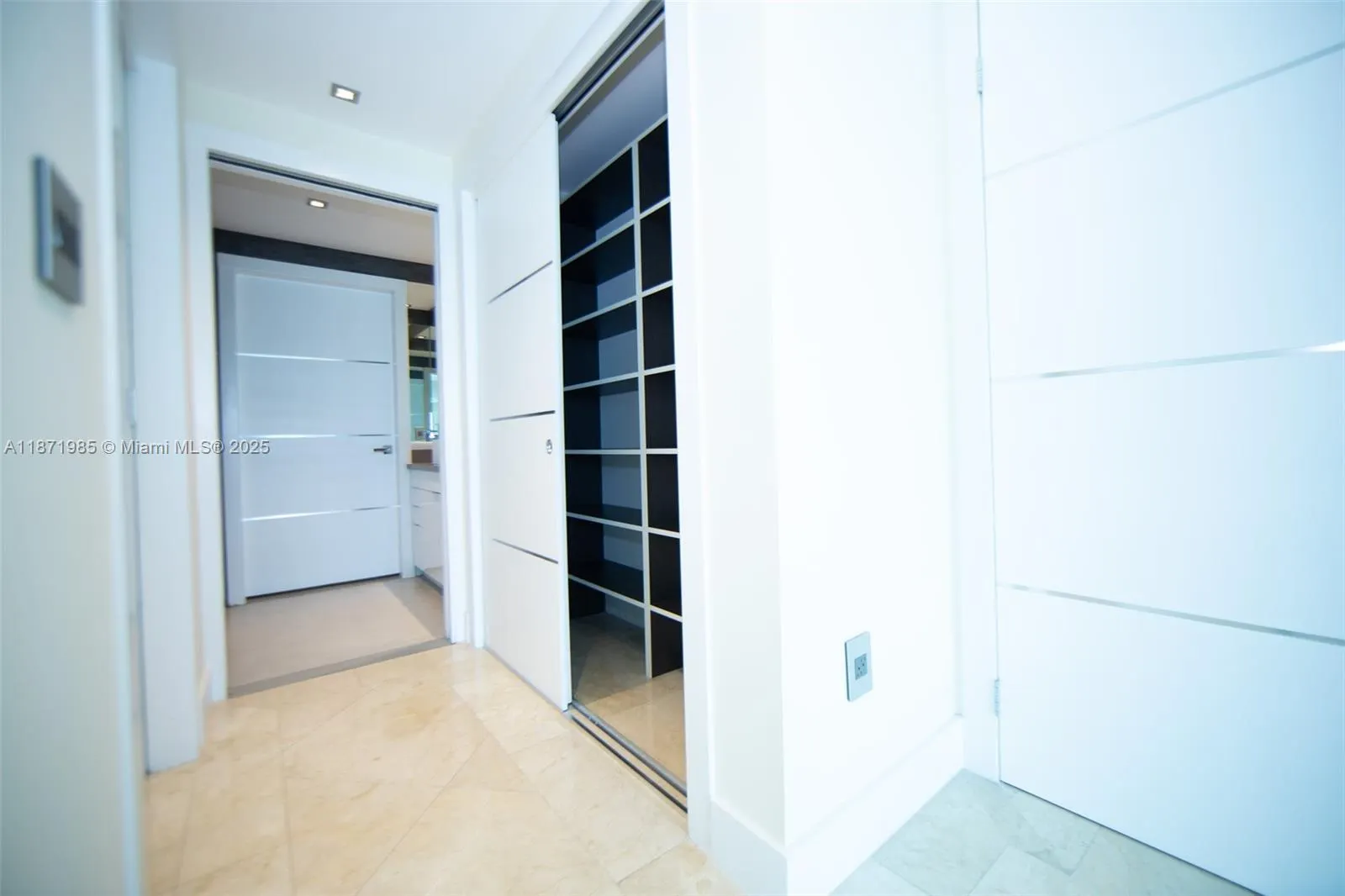 520 West Ave, #602