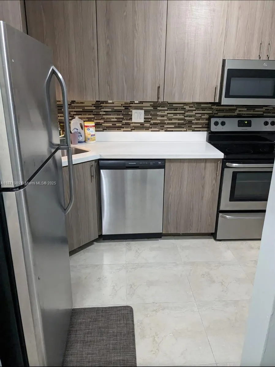 7480 NW 17th St, #303