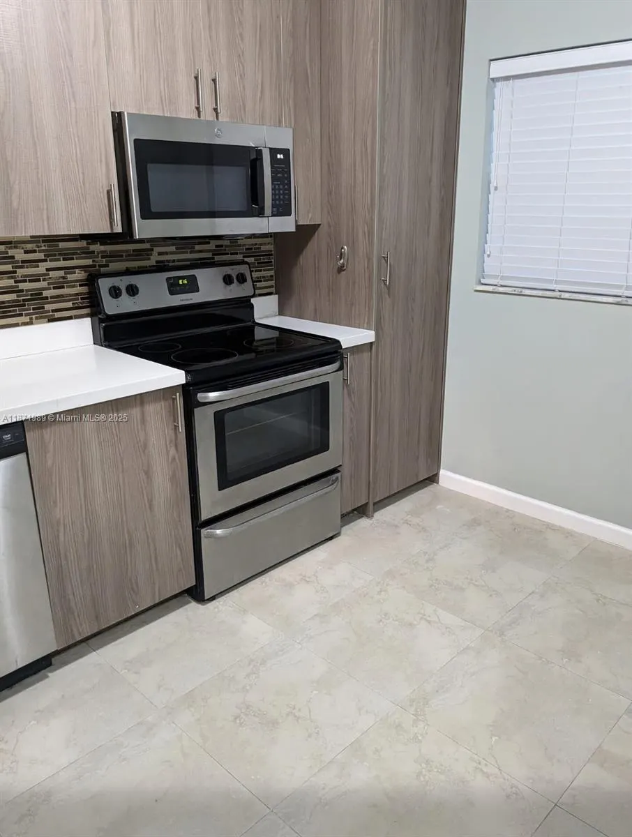 7480 NW 17th St, #303