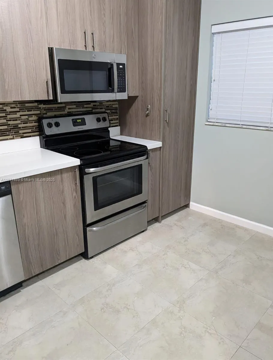 7480 NW 17th St, #303