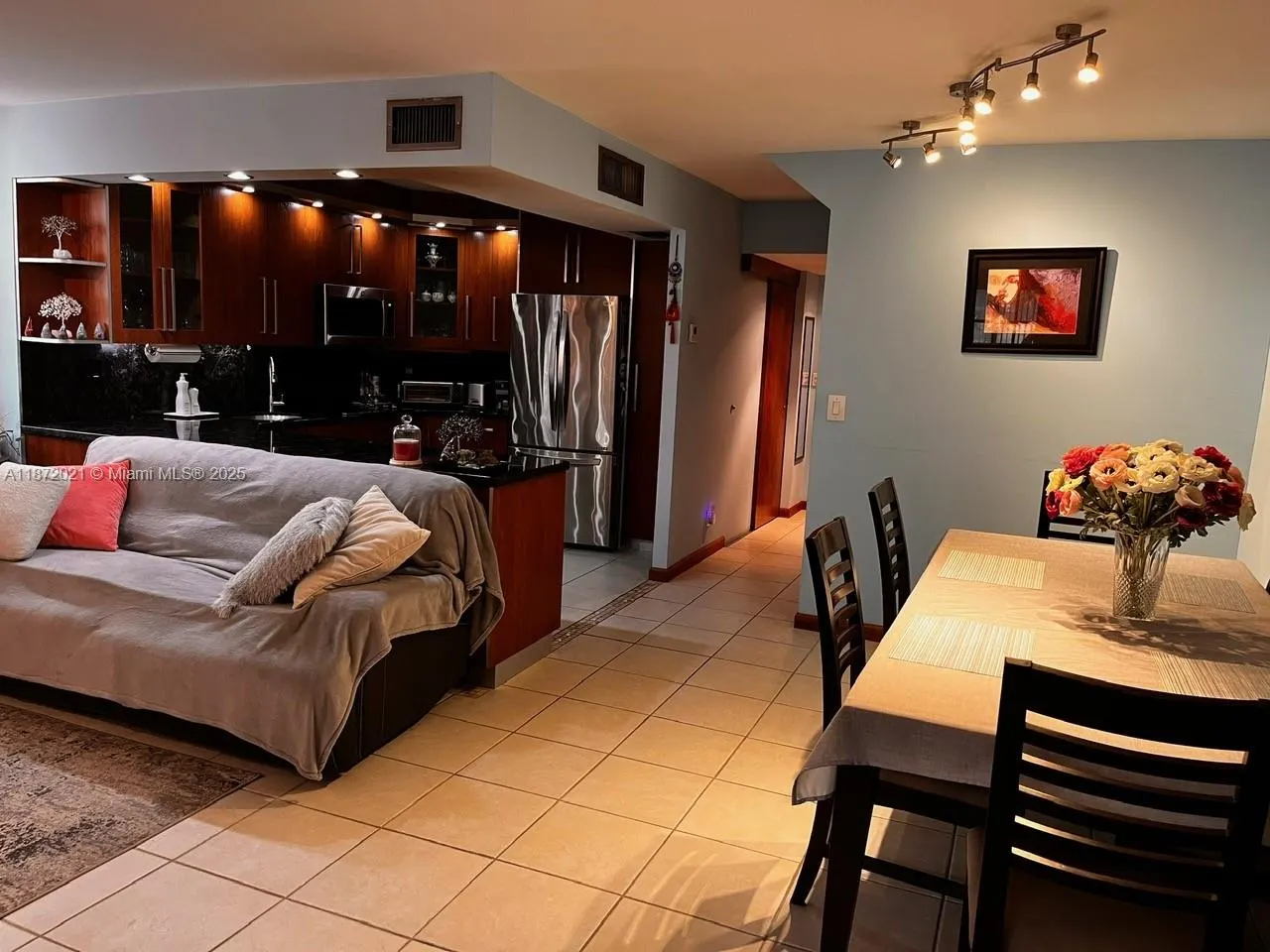 20200 W Country Club Dr, #120