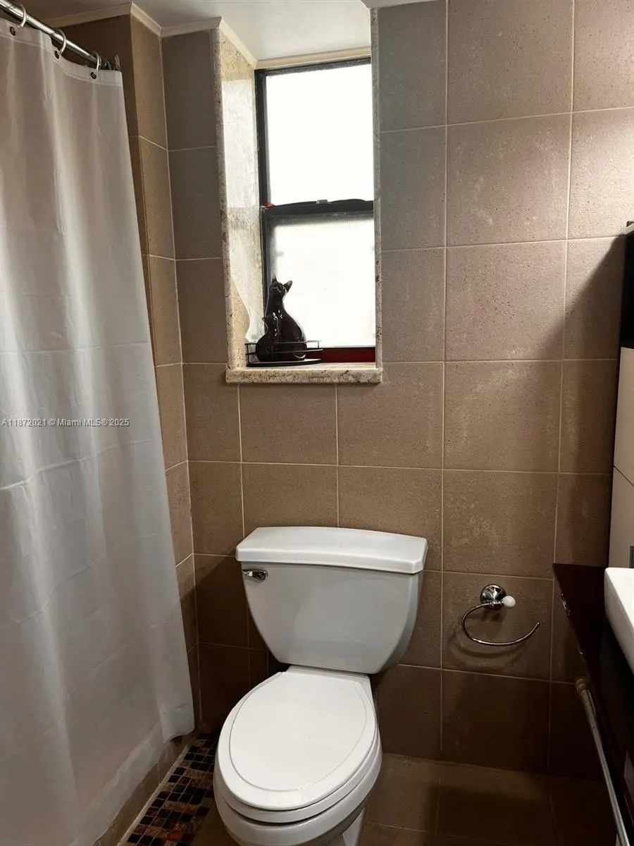 20200 W Country Club Dr, #120