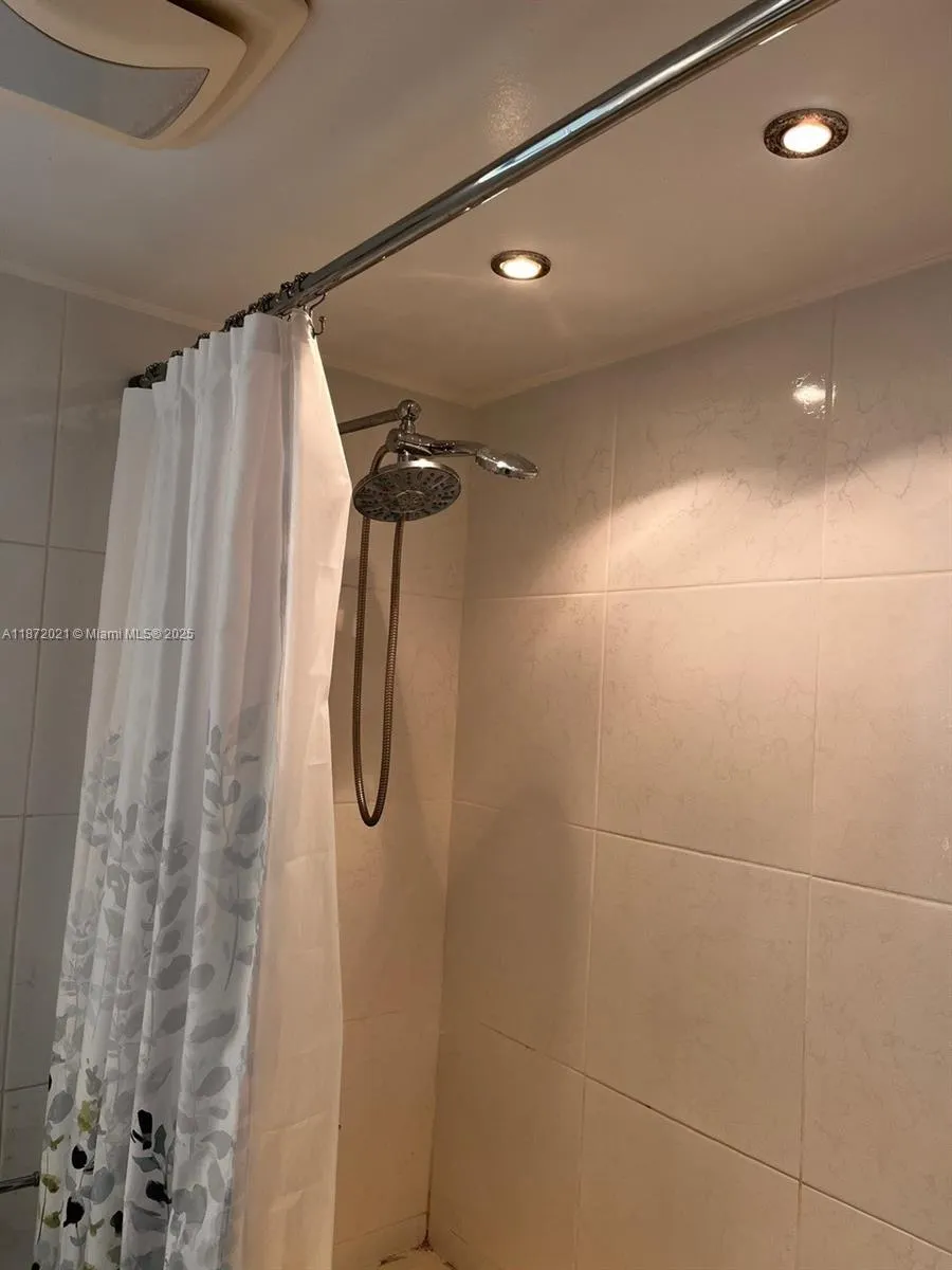 20200 W Country Club Dr, #120