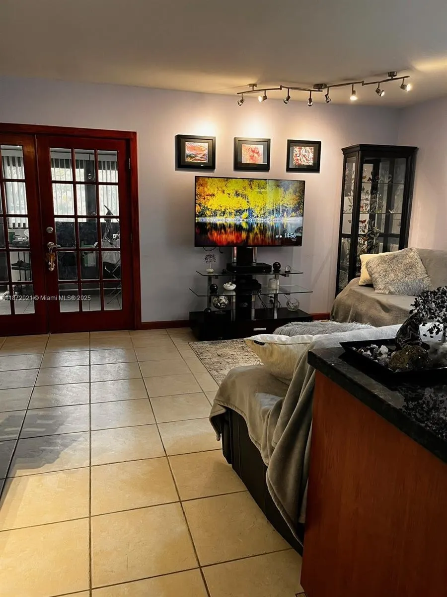 20200 W Country Club Dr, #120