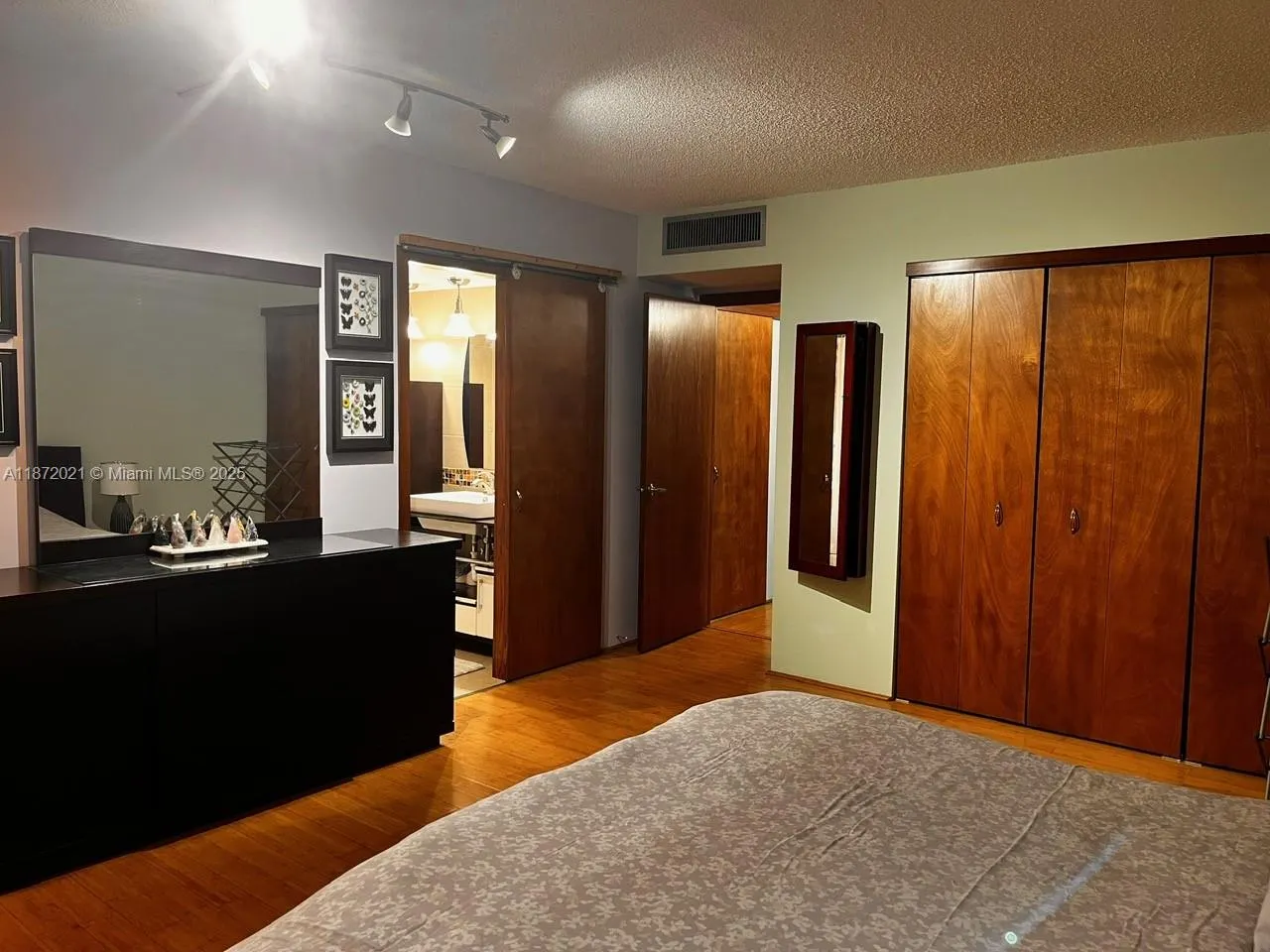 20200 W Country Club Dr, #120