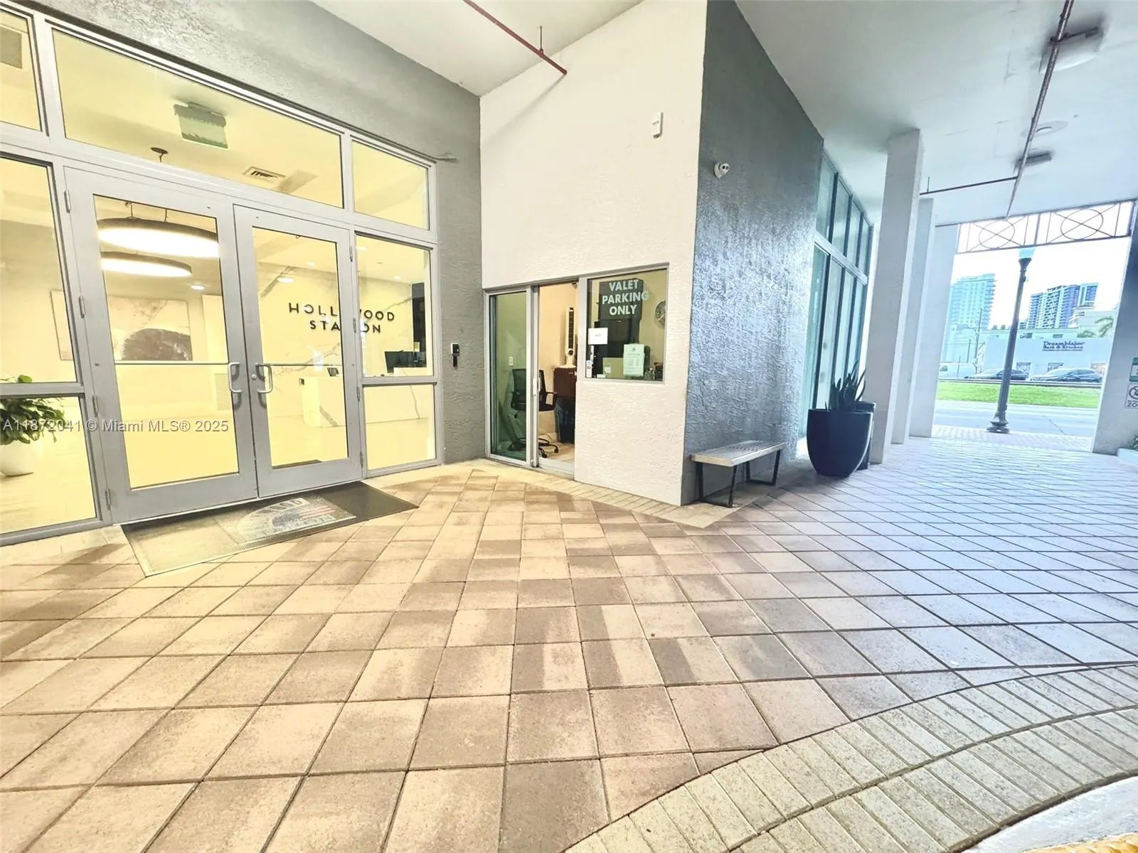 140 S Dixie Hwy, #513