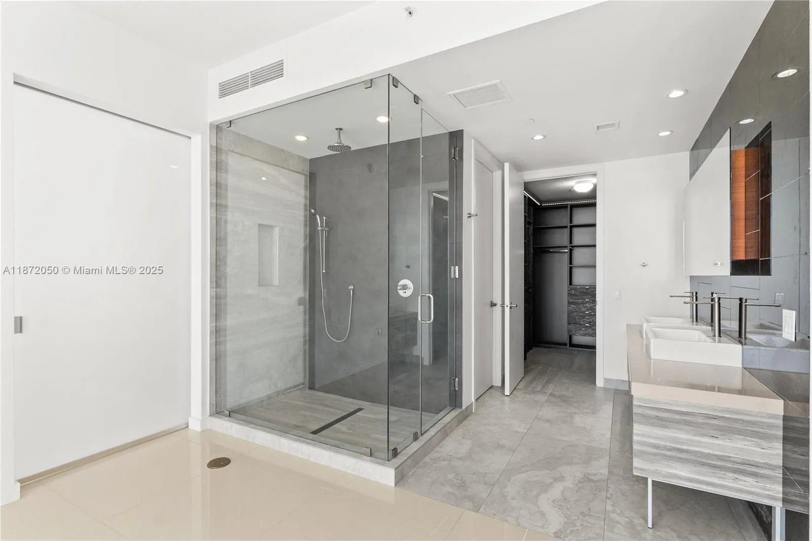 1100 Biscayne Blvd, #3404