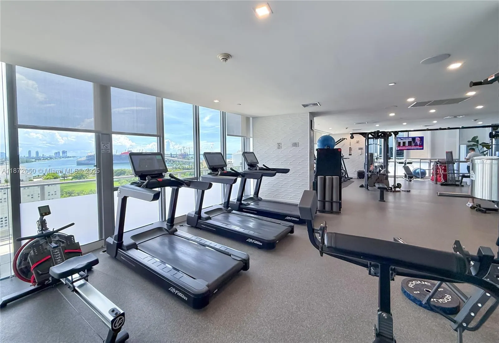 1100 Biscayne Blvd, #3404