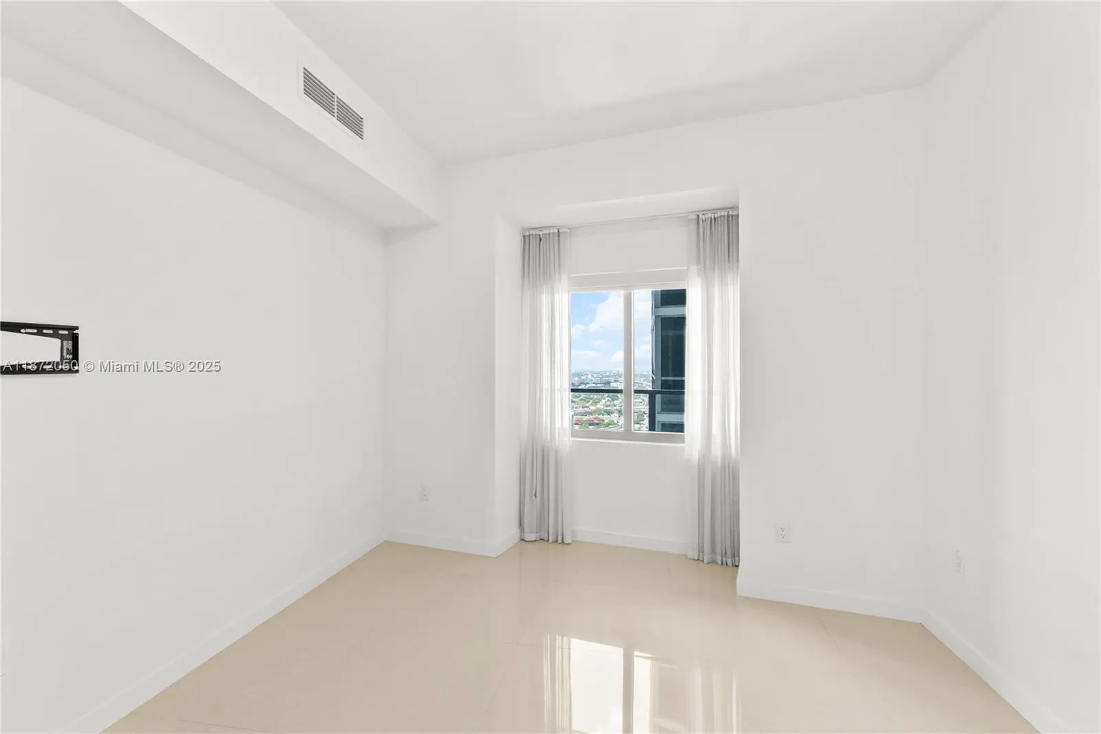 1100 Biscayne Blvd, #3404