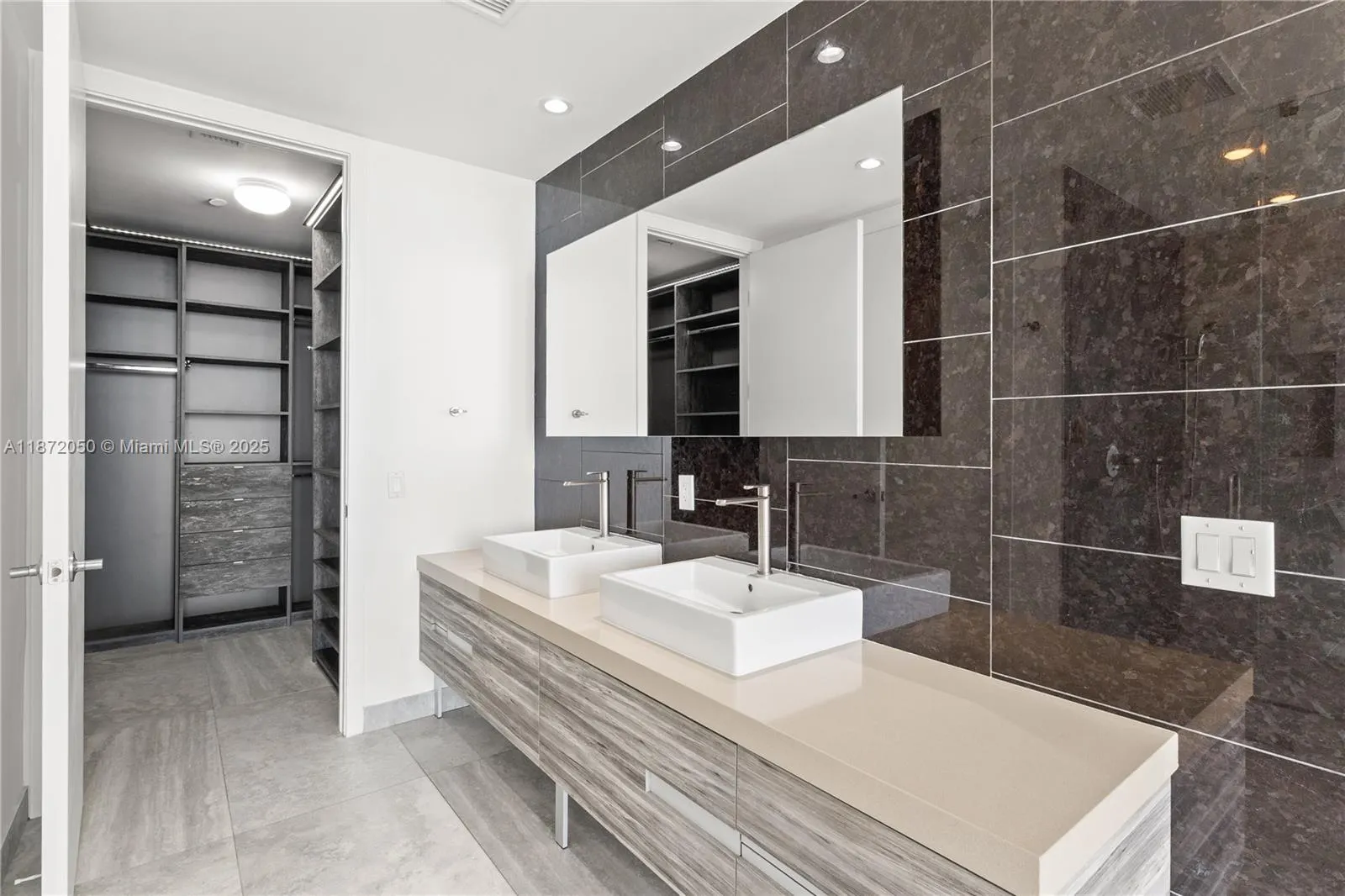 1100 Biscayne Blvd, #3404