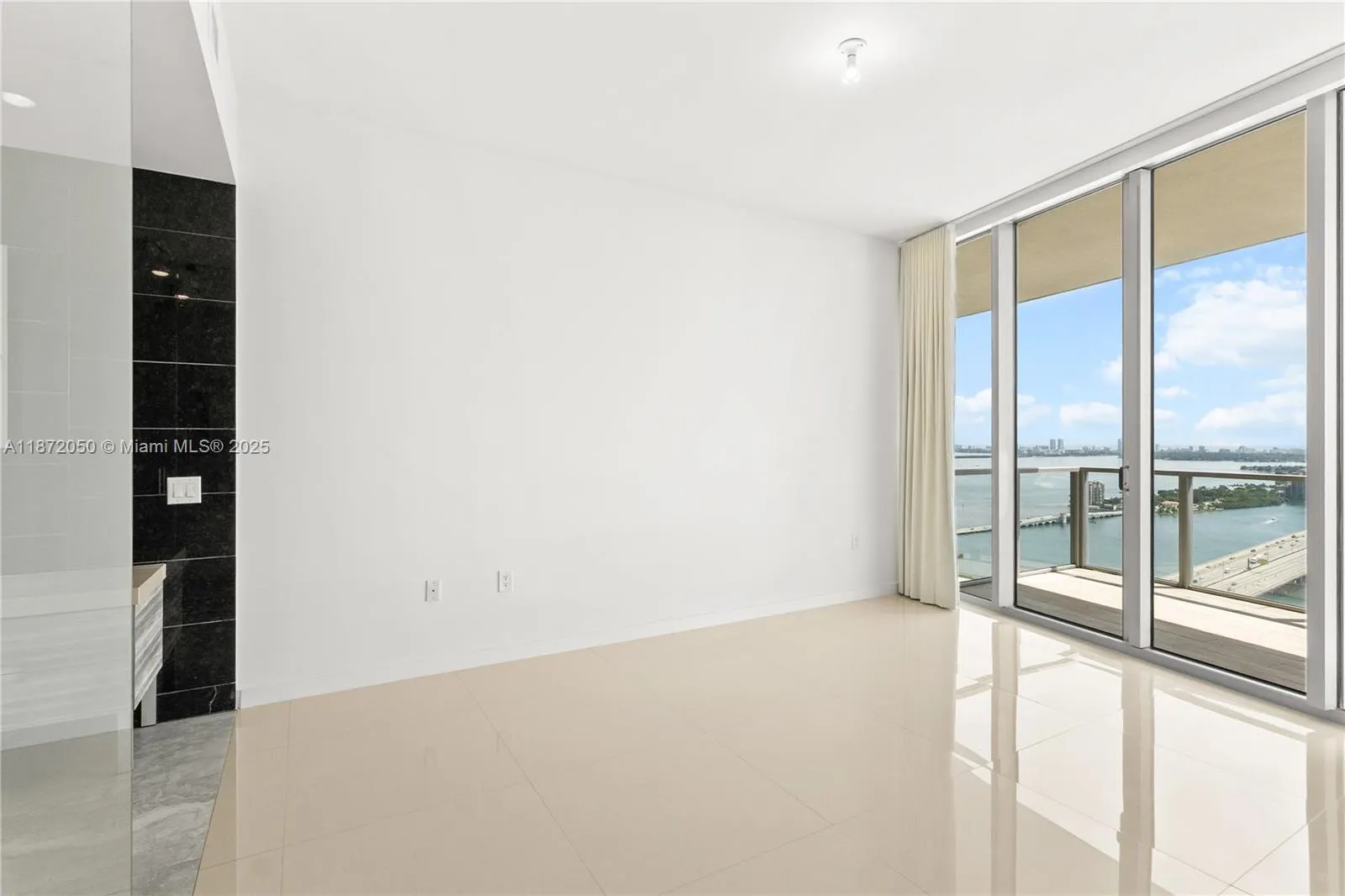 1100 Biscayne Blvd, #3404