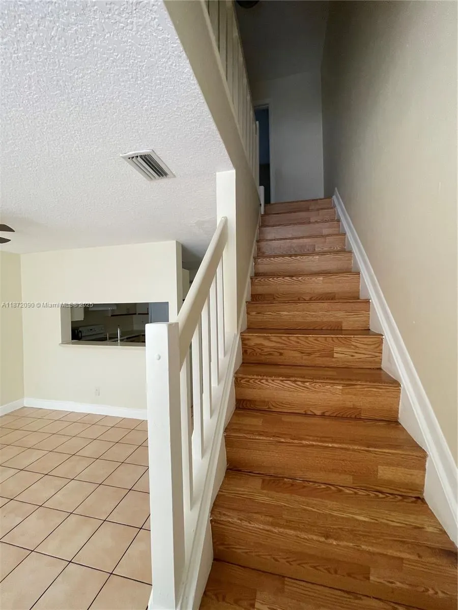 2880 Belmont Ln, #2880