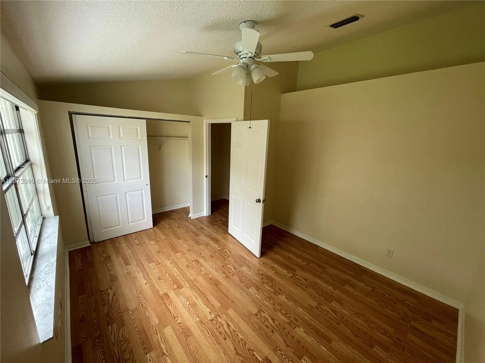 2880 Belmont Ln, #2880