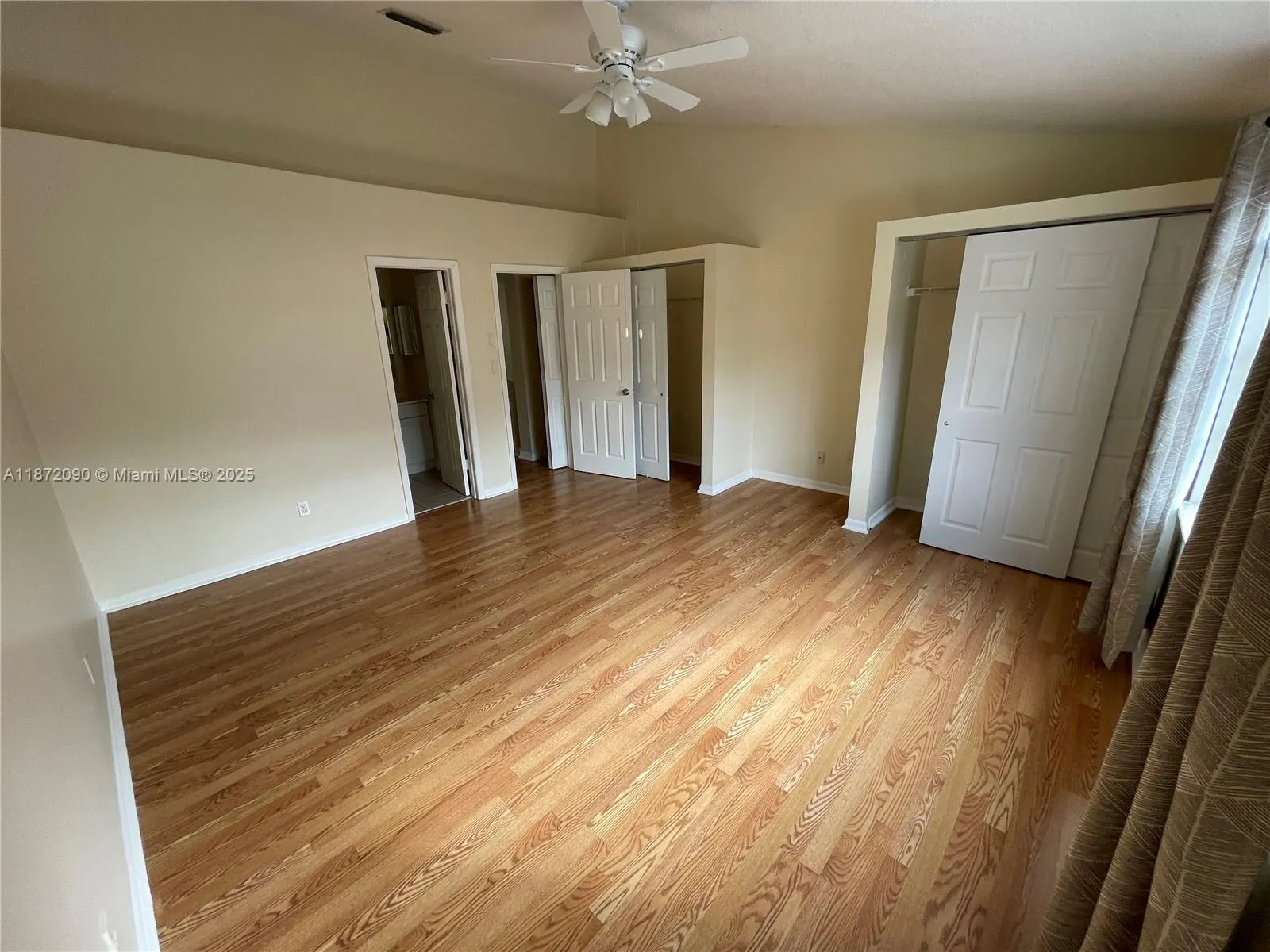 2880 Belmont Ln, #2880