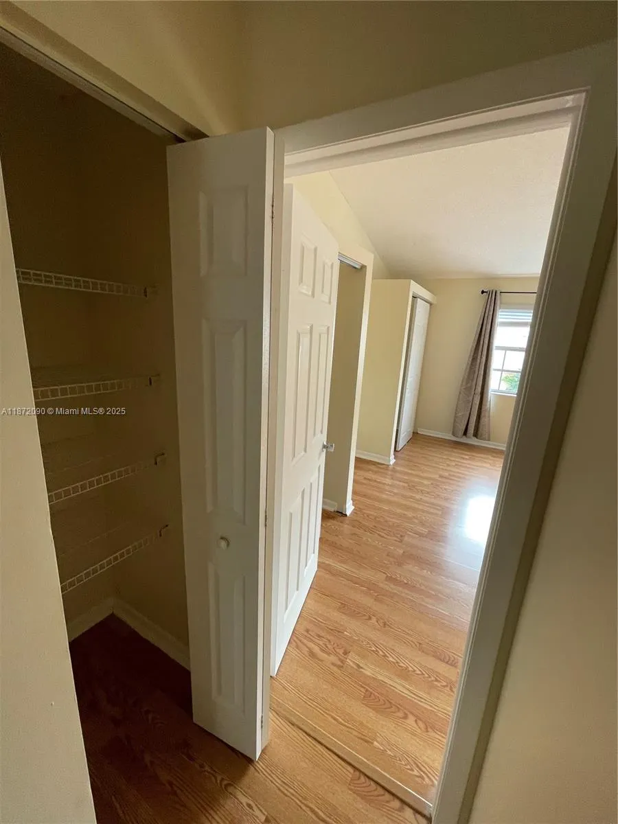 2880 Belmont Ln, #2880