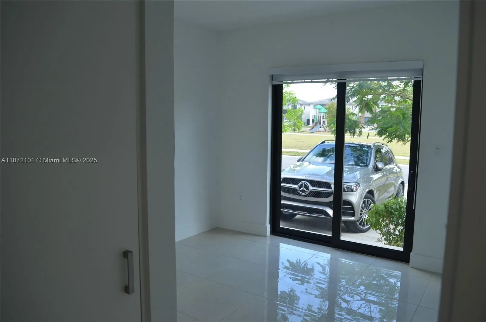1155 NW 2nd Ter