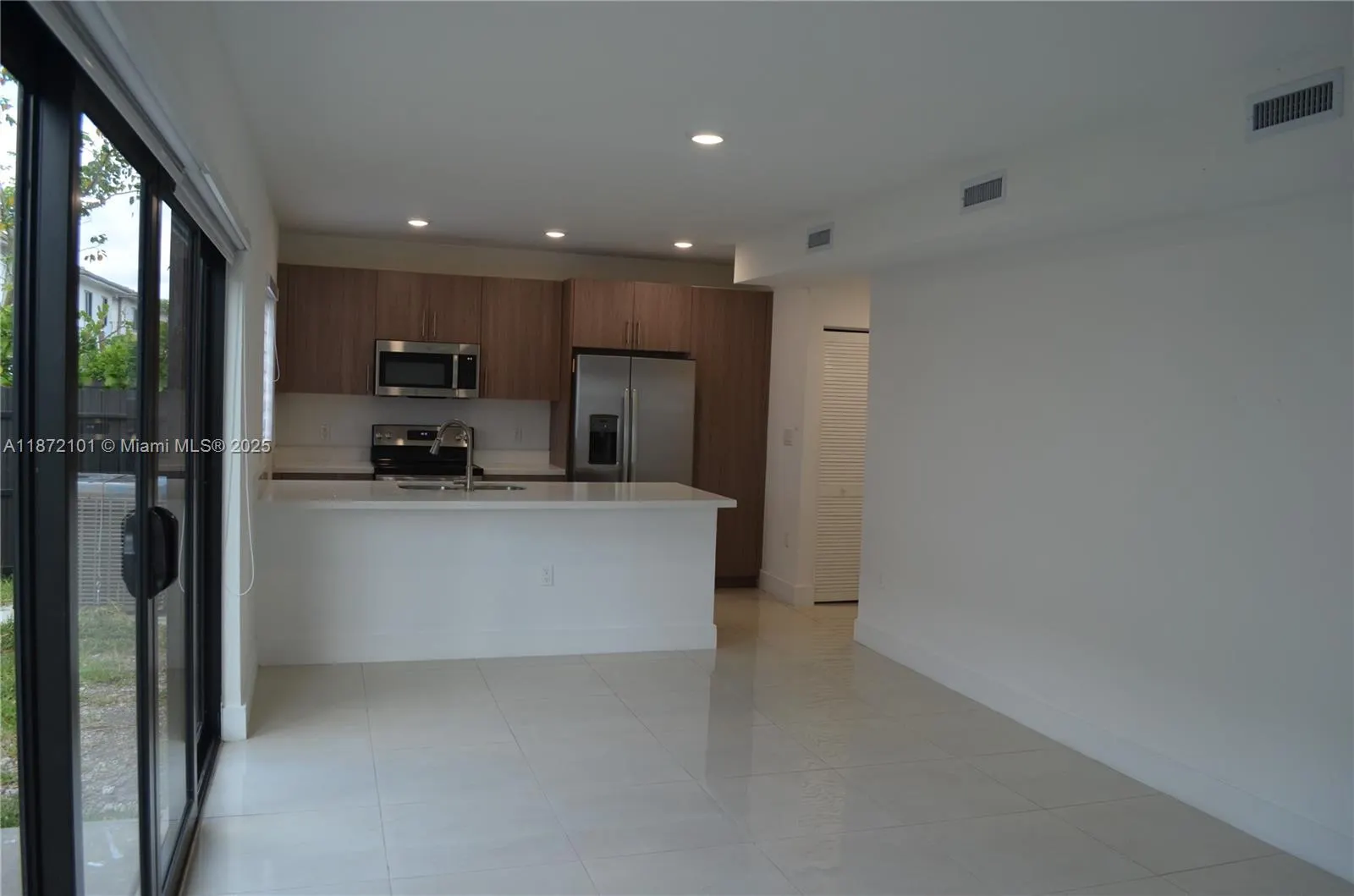 1155 NW 2nd Ter