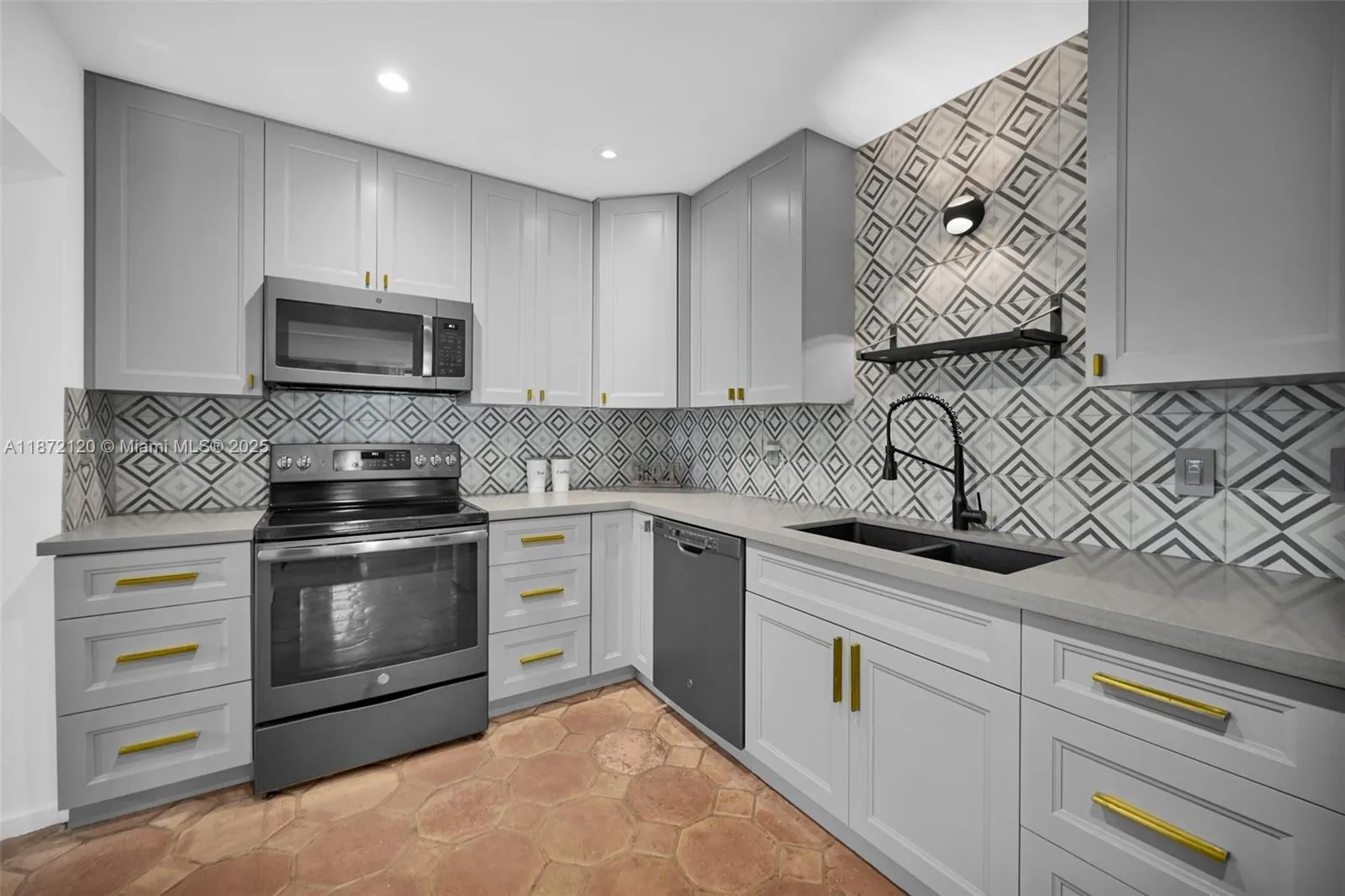 121 NW 55th St