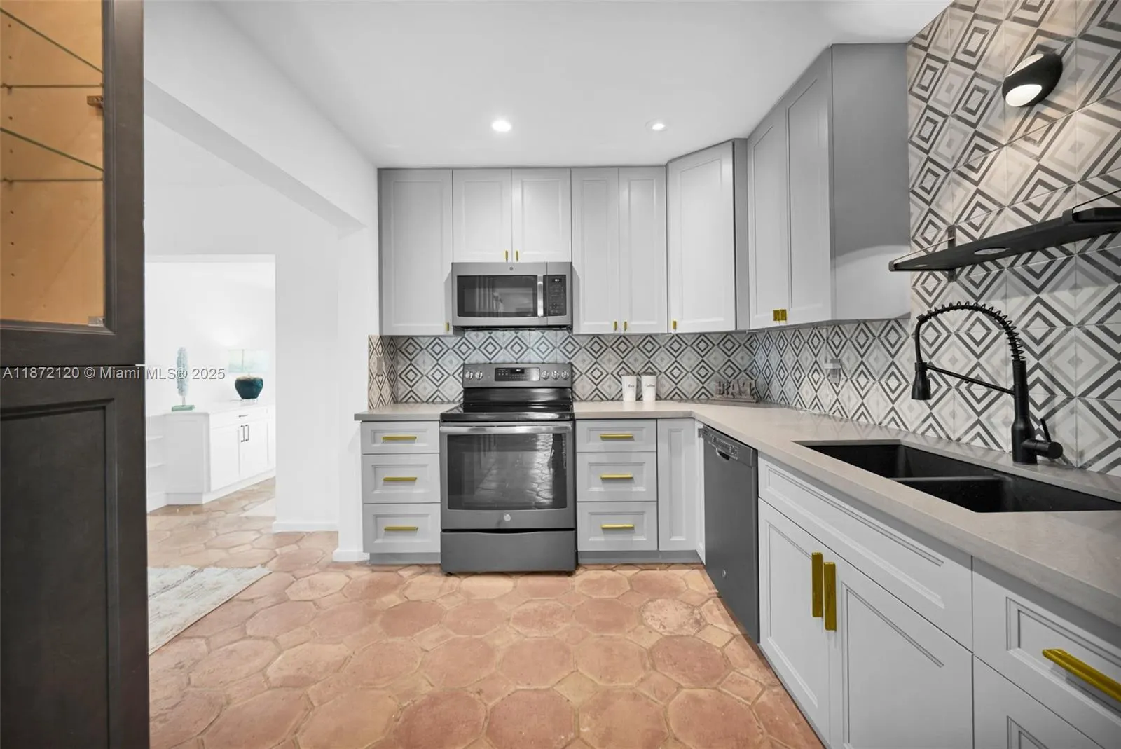 121 NW 55th St