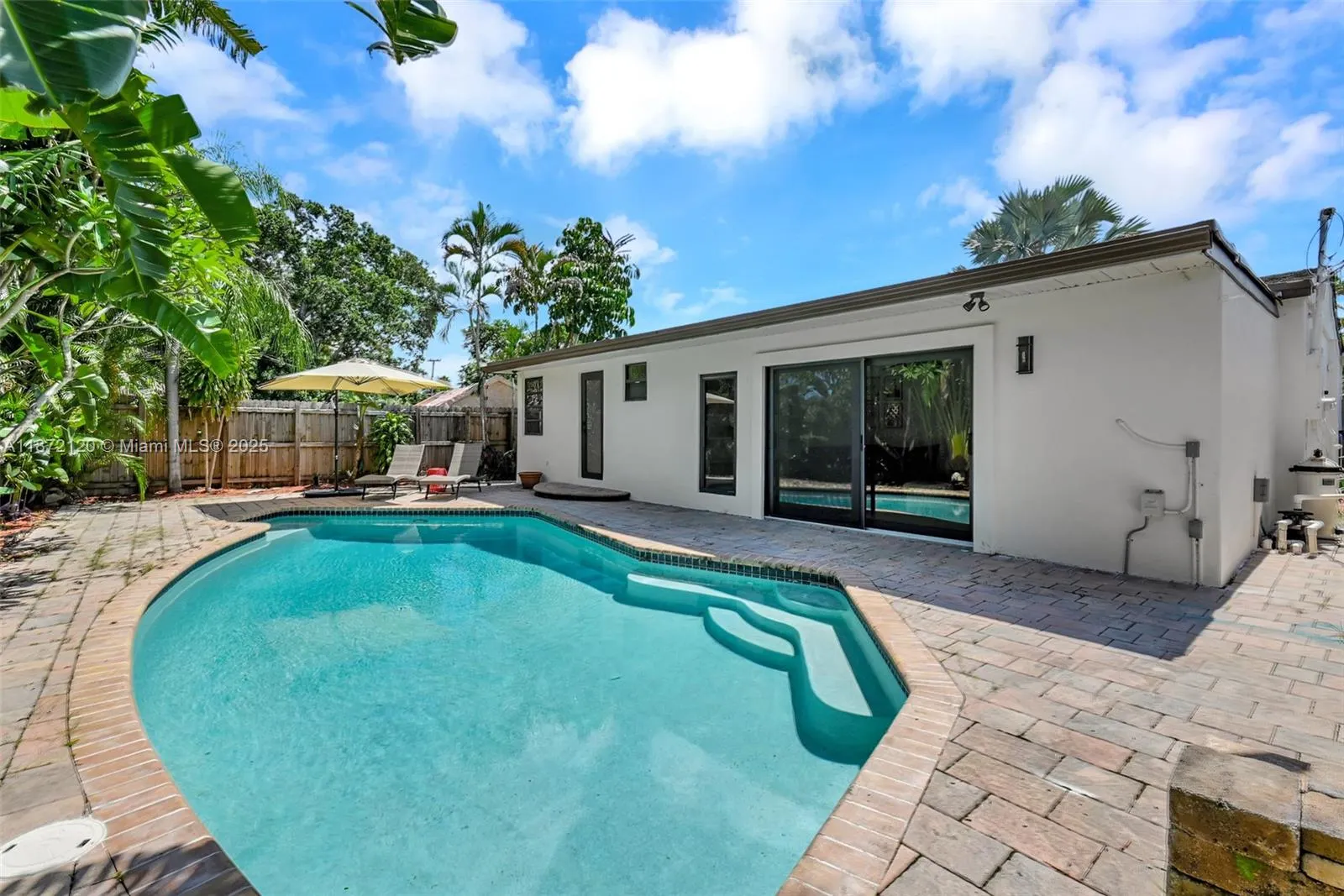121 NW 55th St